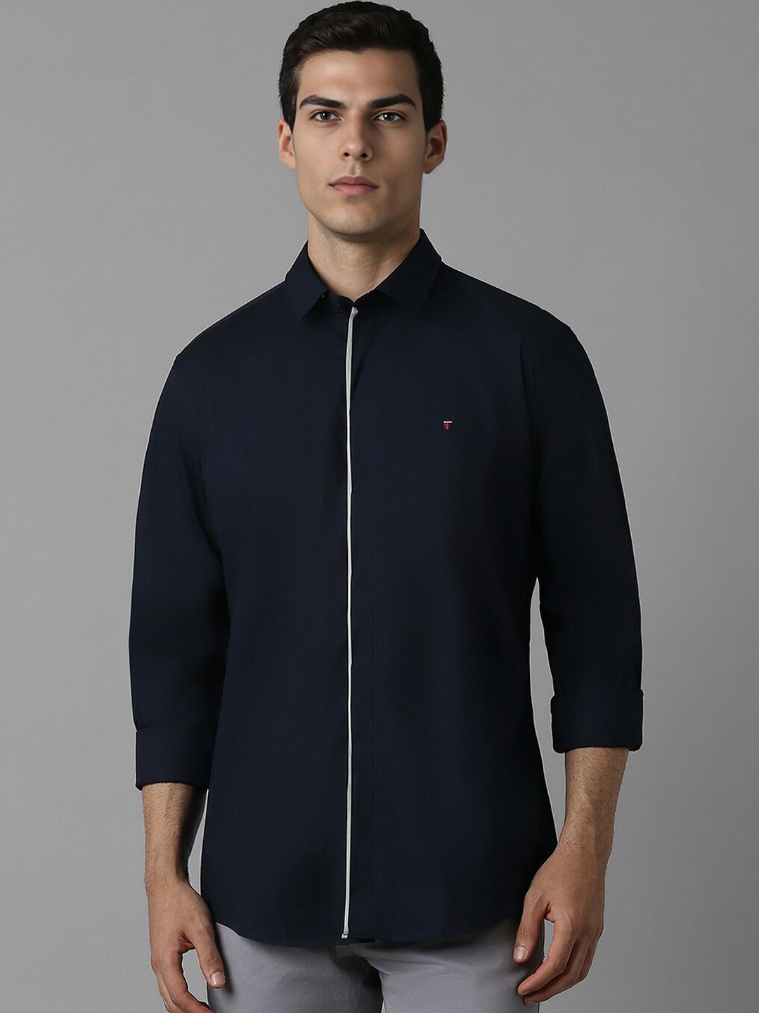 

Louis Philippe Sport Men Slim Fit Spread Collar Casual Shirt, Navy blue