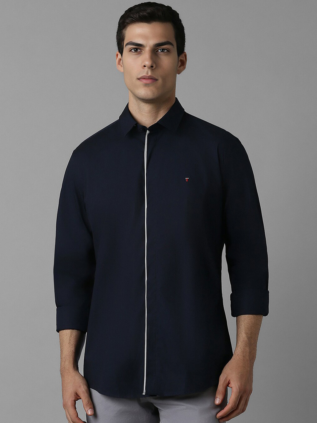 

Louis Philippe Sport Slim Fit Spread Collar Casual Shirt, Navy blue