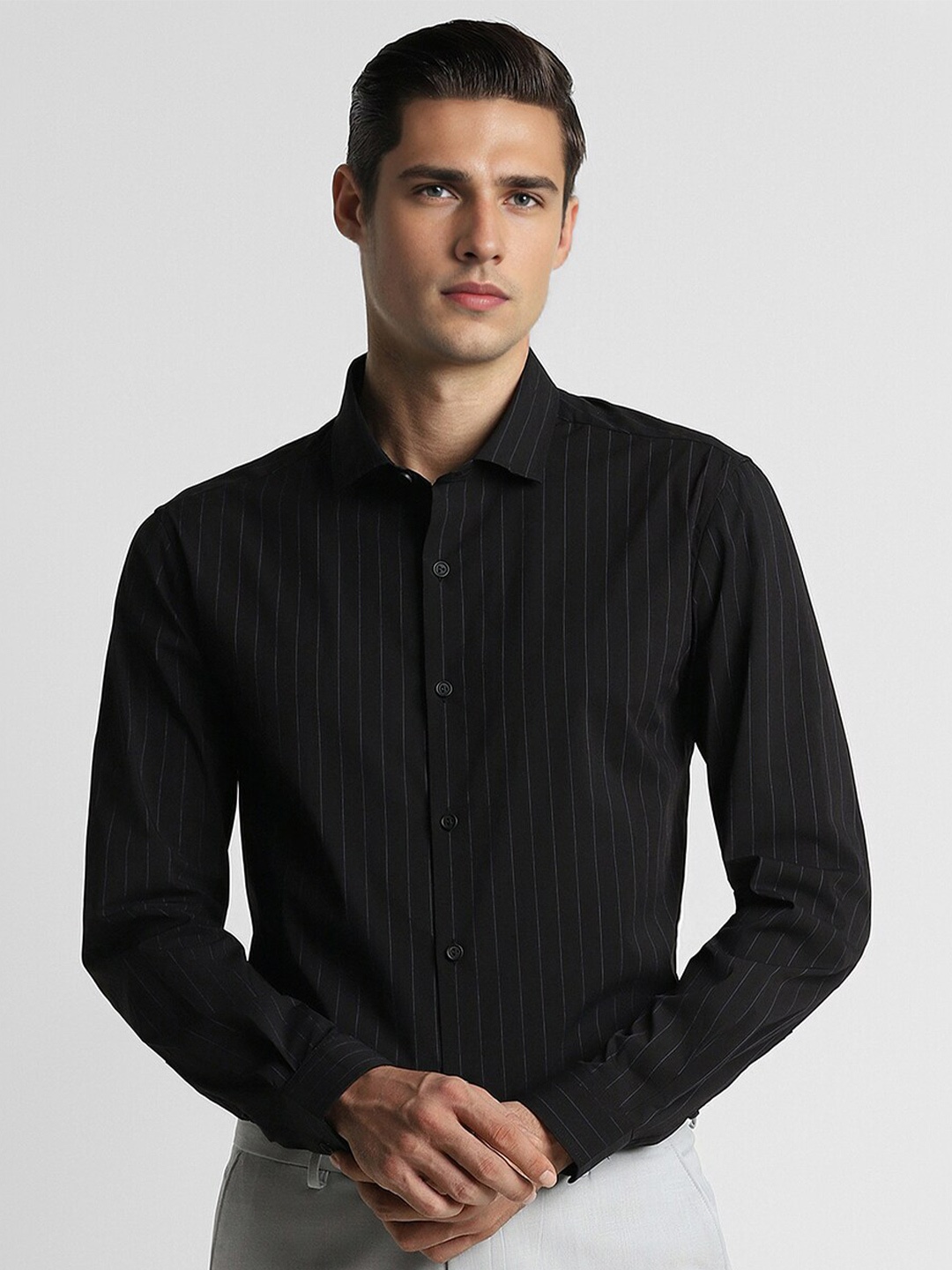 

Peter England Vertical Striped Slim Fit Formal Shirt, Black