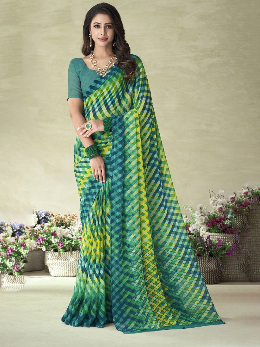 

Reboot Fashions Checked Pure Chiffon Saree, Green