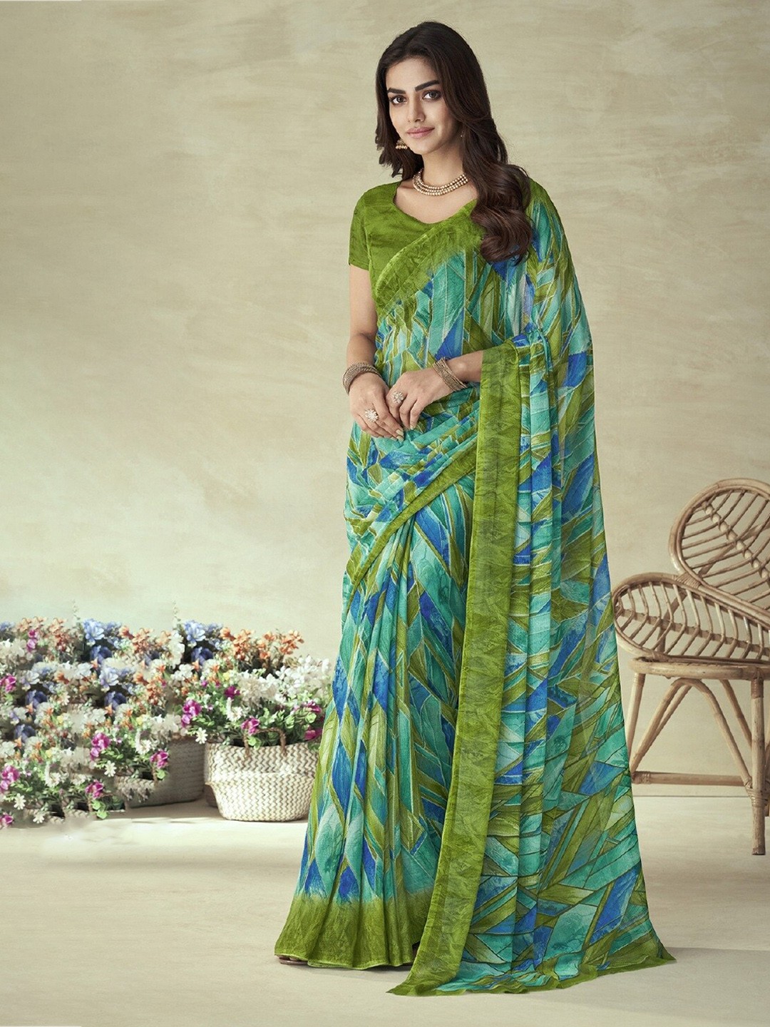 

Reboot Fashions Pure Chiffon Saree, Green