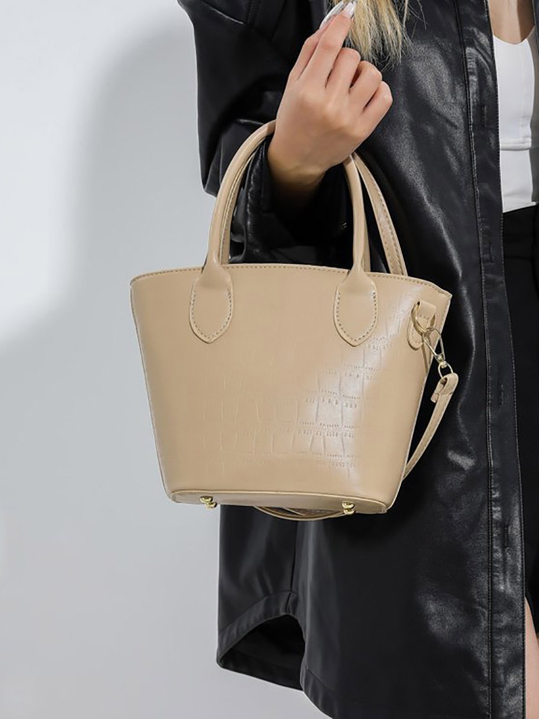 

Styli Structured Shoulder Bag, Khaki