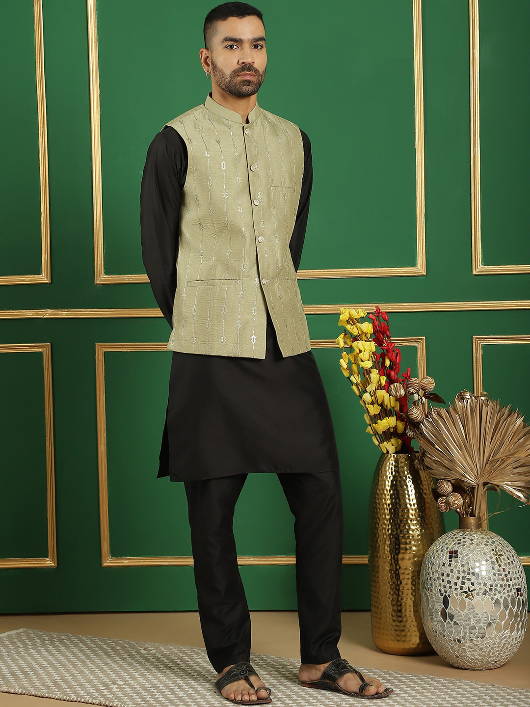 

Anouk Embroidered Regular Sequinned Kurta & Pyjamas, Green