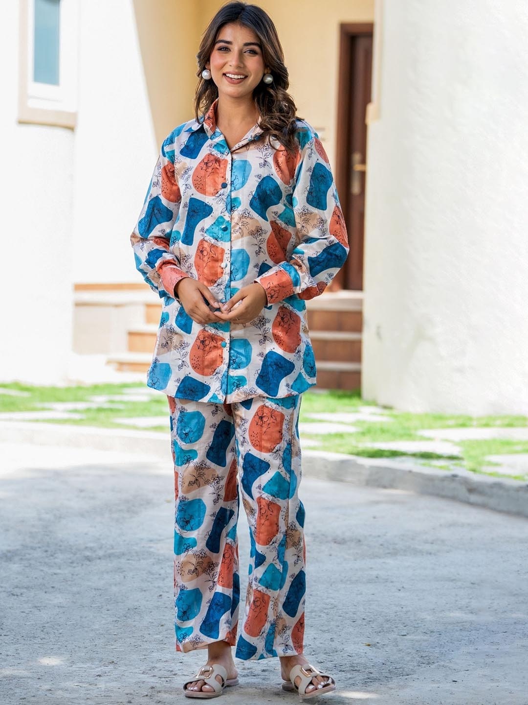 

HOUSE OF JAMOTI Printed Pure Silk Shirt & Trouser, Blue