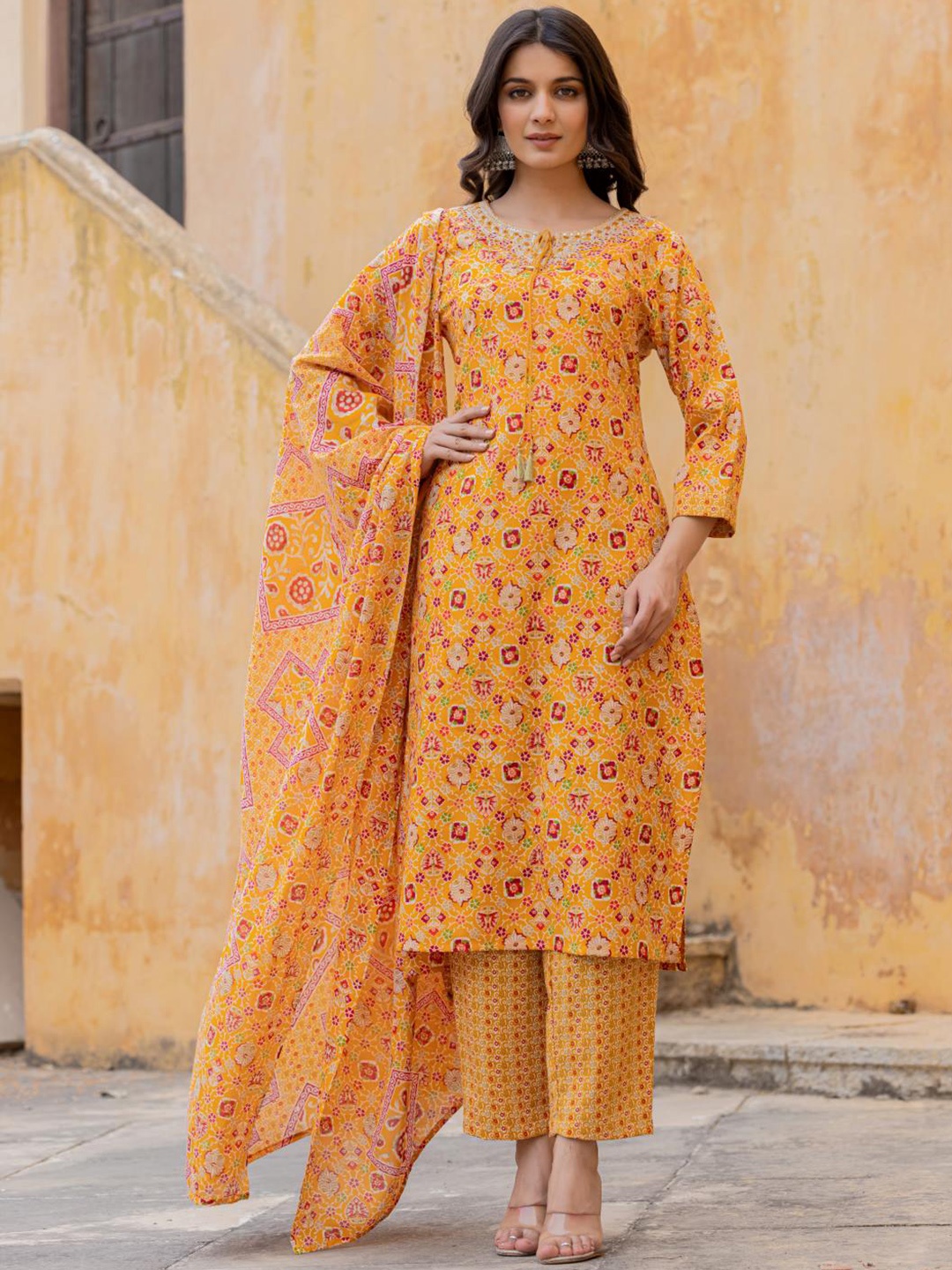 

Varanga Regular Kurta with Trouser & Dupatta, Mustard