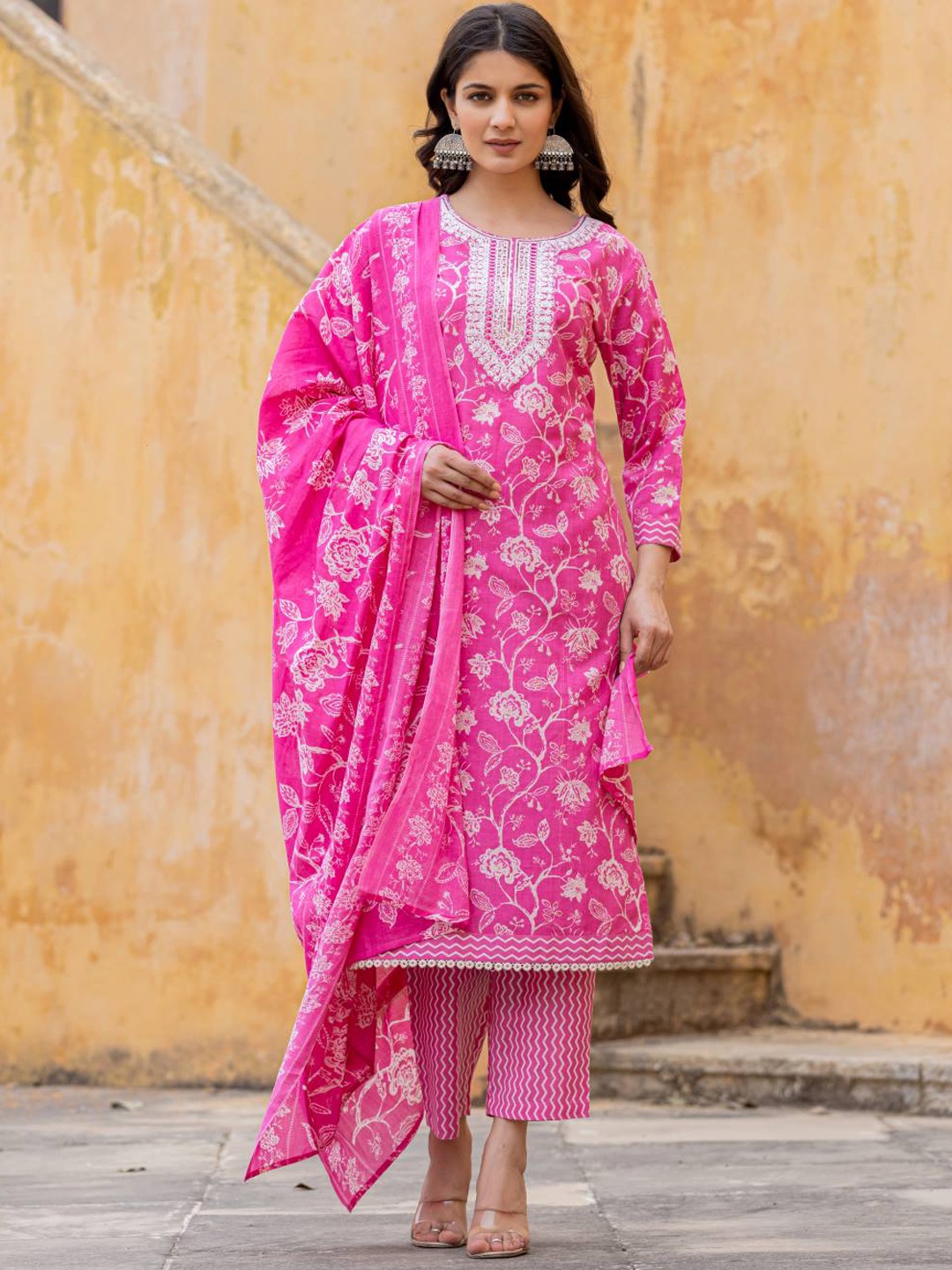 

Varanga Floral Printed Regular Thread Work Kurta with Trouser & Dupatta, Pink