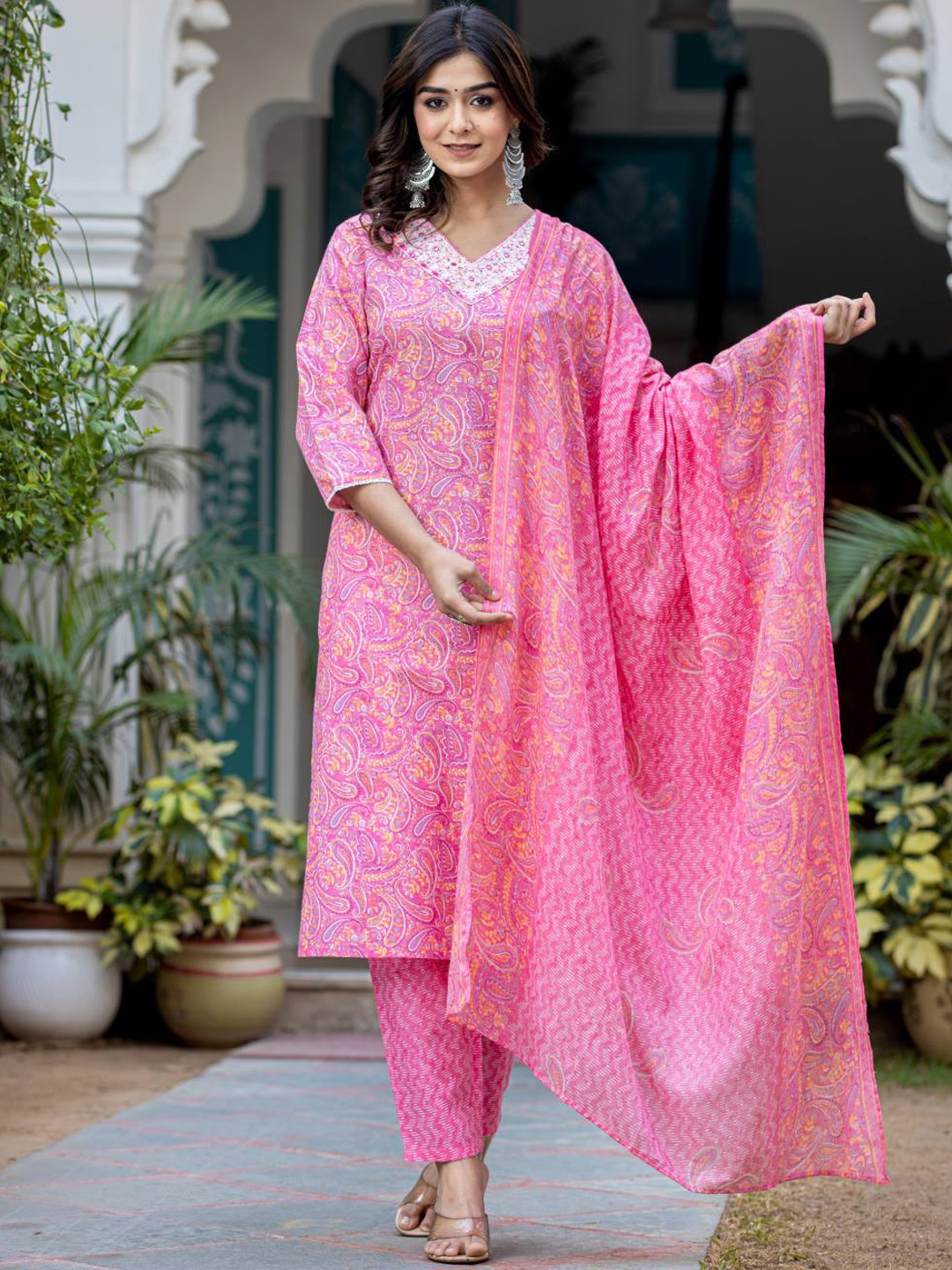 

Varanga Paisley Printed Regular Thread Work Kurta with Trouser & Dupatta, Pink