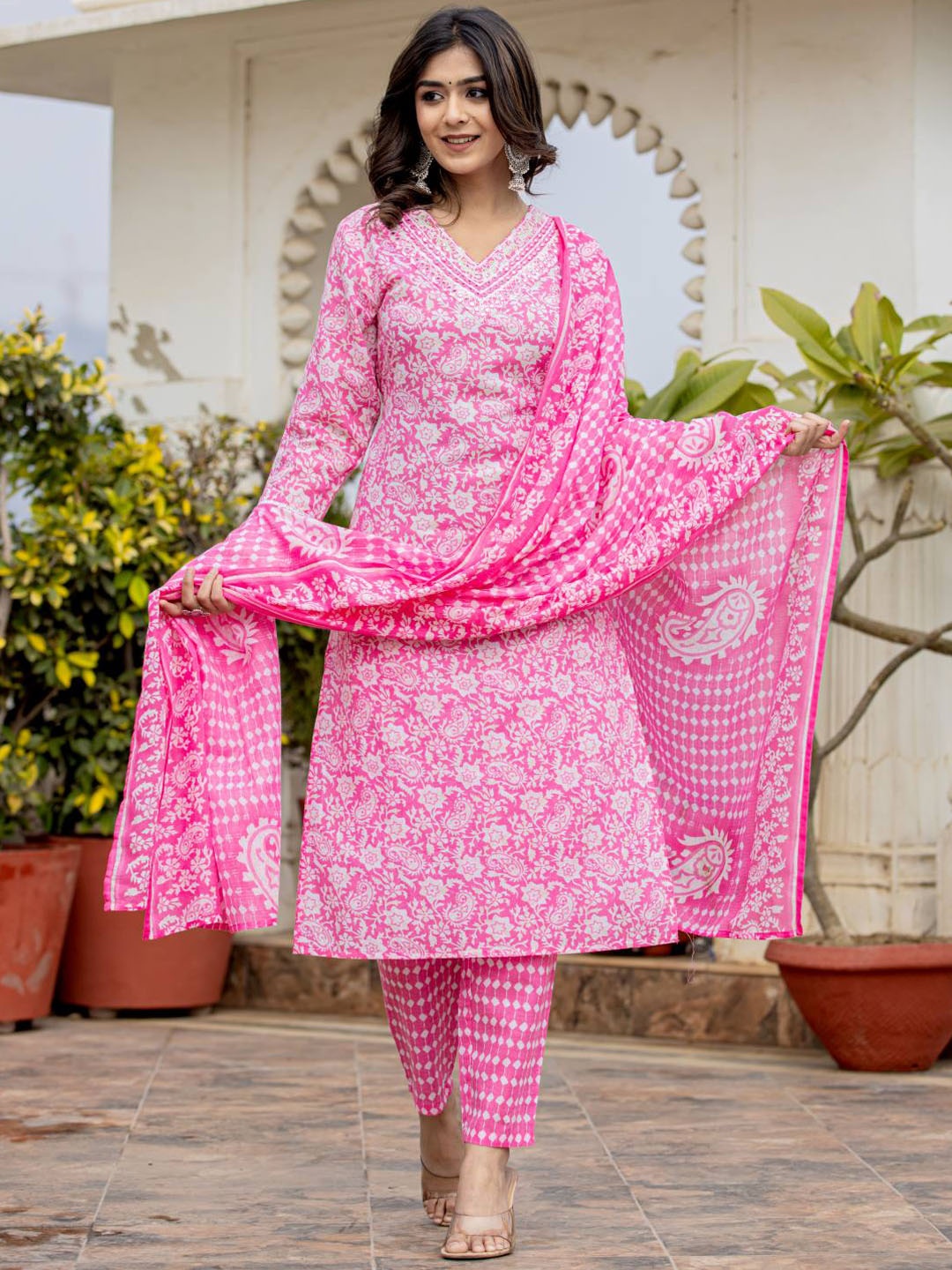 

Varanga Paisley Printed Regular Thread Work Kurta with Trousers & With Dupatta, Pink