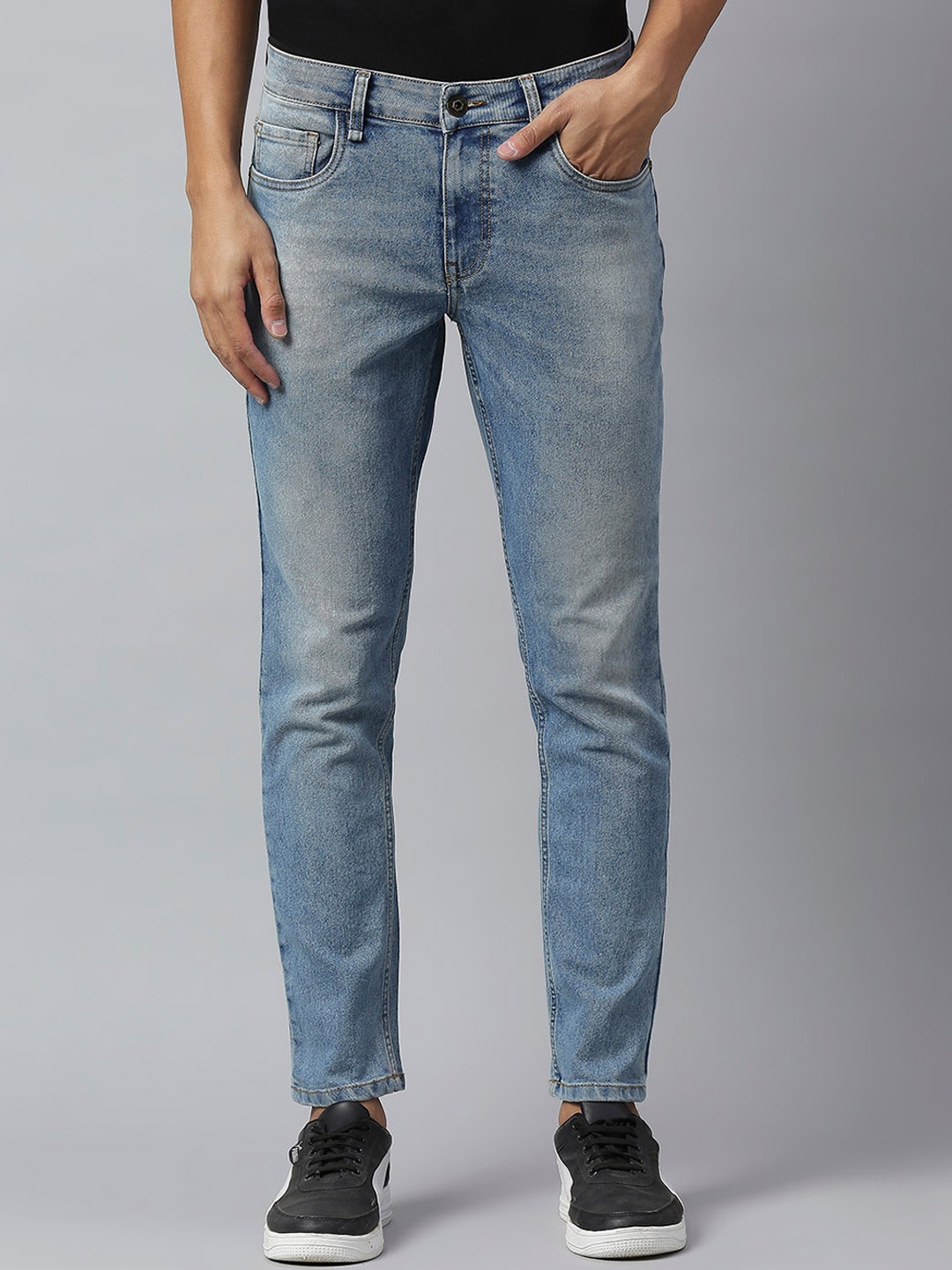 

The Roadster Lifestyle Co Blue Men Slim Tapered Fit Fade Jeans