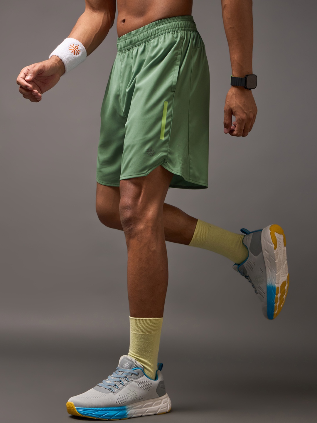 

CULT Men Run Elevate Shorts, Green