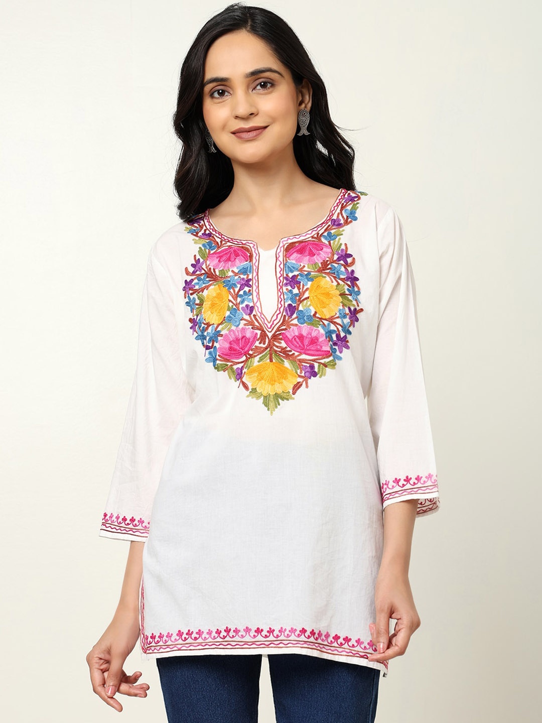 

CRAFTBAZAR Floral Embroidered Notched Pure Cotton Straight Kurti, White