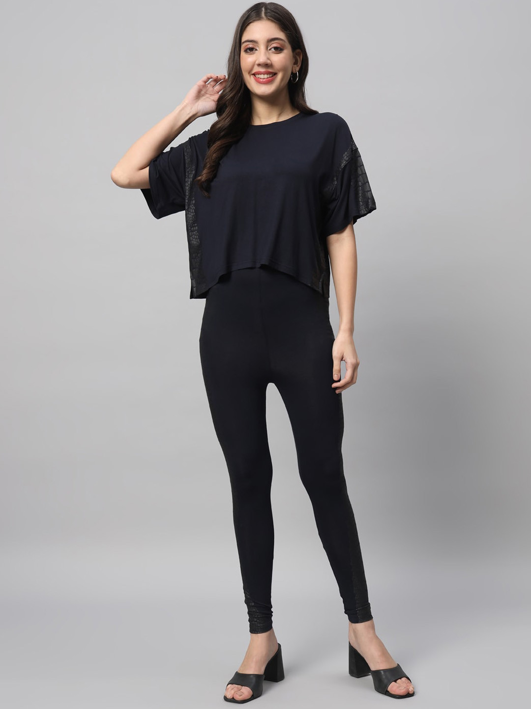 

NEWD Round Neck Top & Leggings Sports Co-Ords, Navy blue