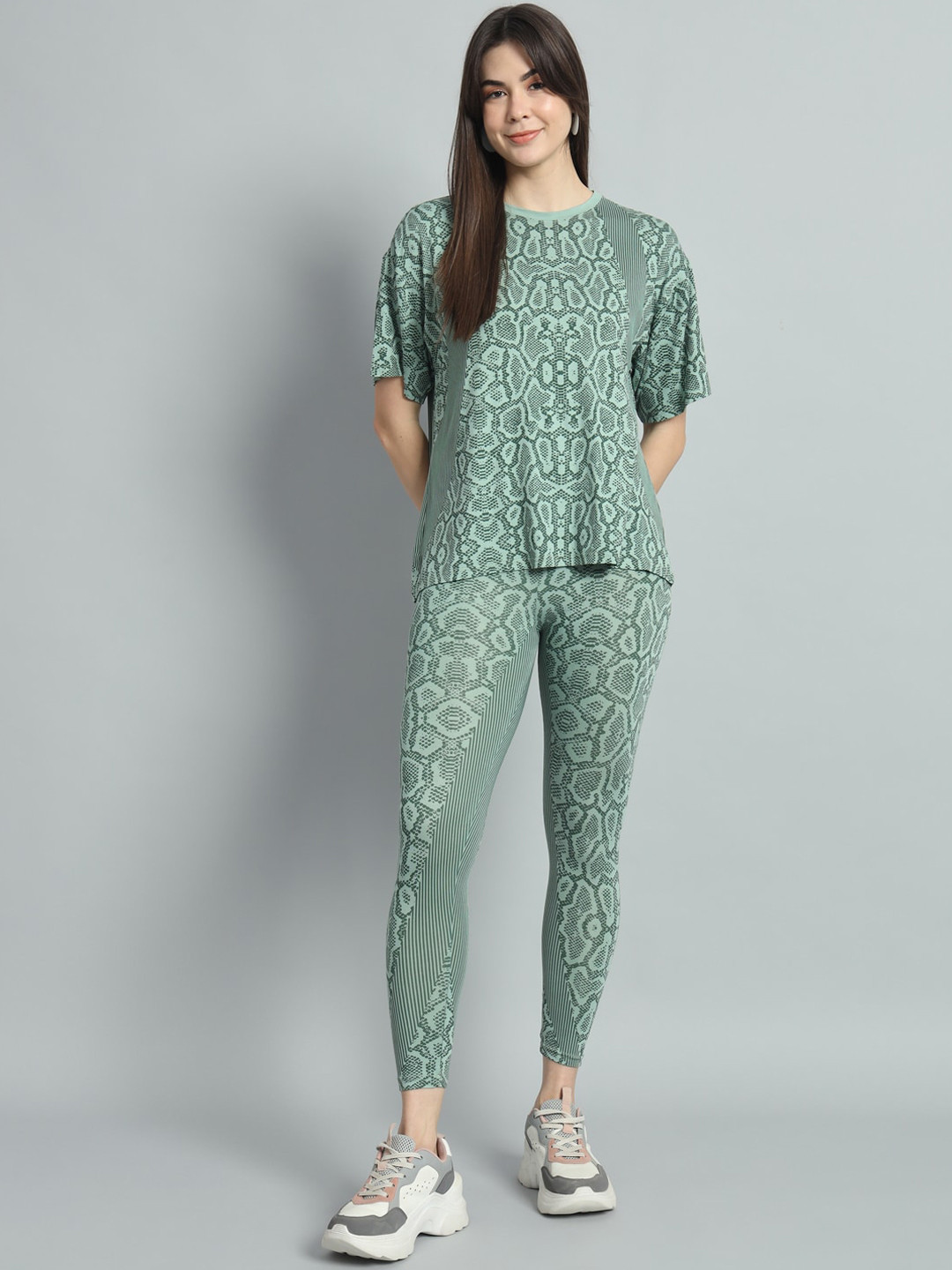 

NEWD Abstract Printed Round Neck Tracksuit, Green