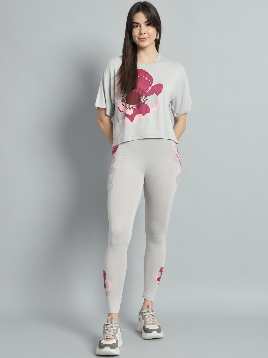 

NEWD Graphic Printed Round Neck Tracksuit, Grey