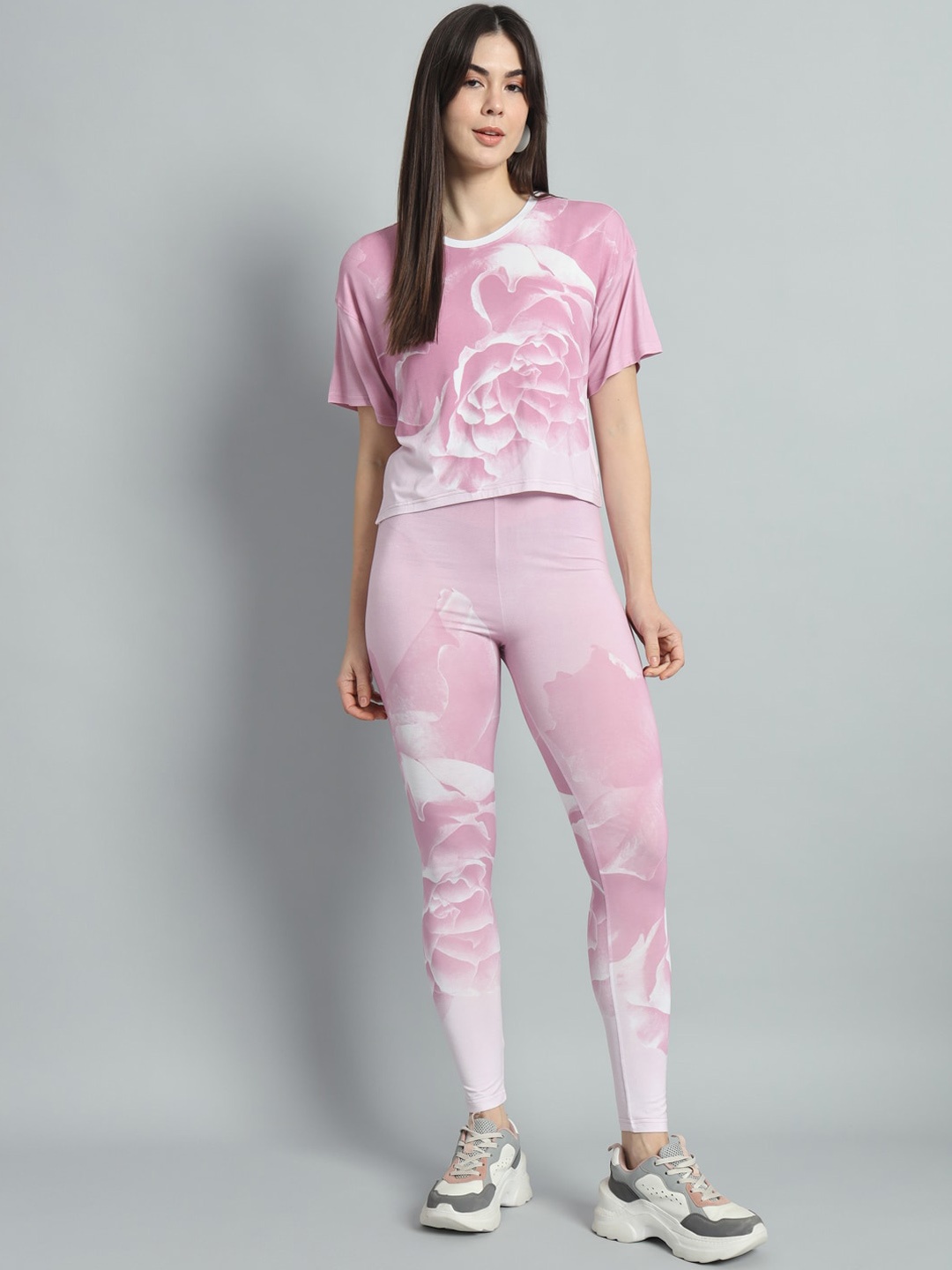 

NEWD Printed Top & Leggings Sports Co-Ords, White