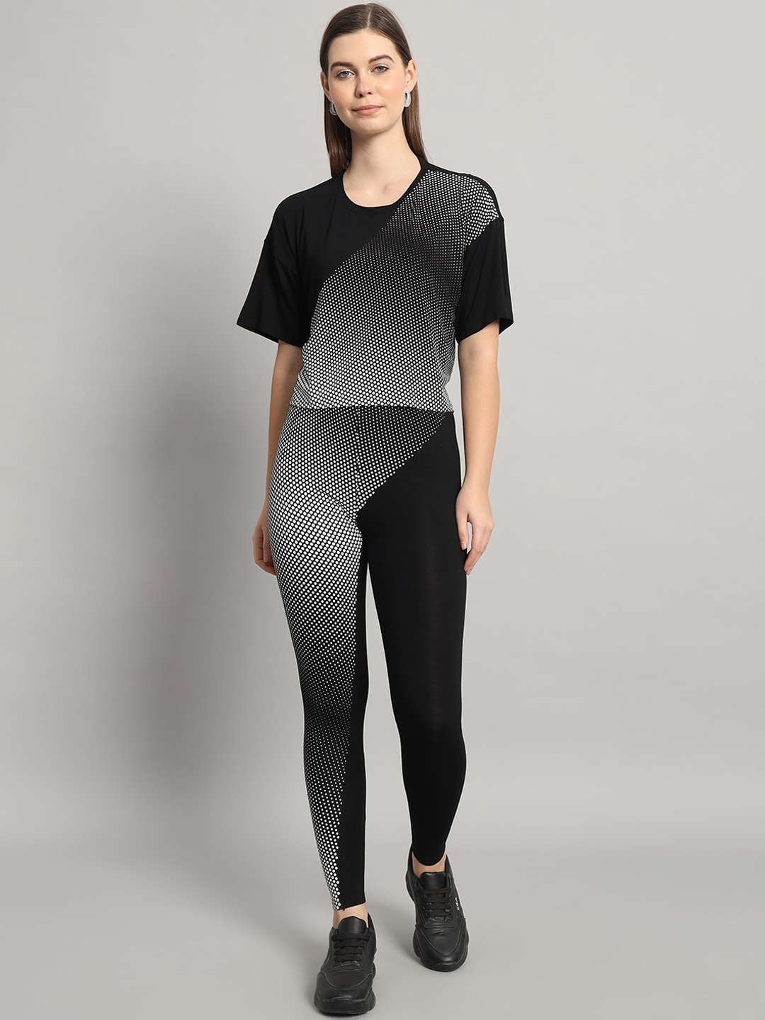 

NEWD Printed Top & Leggings Sports Co-Ords, Black