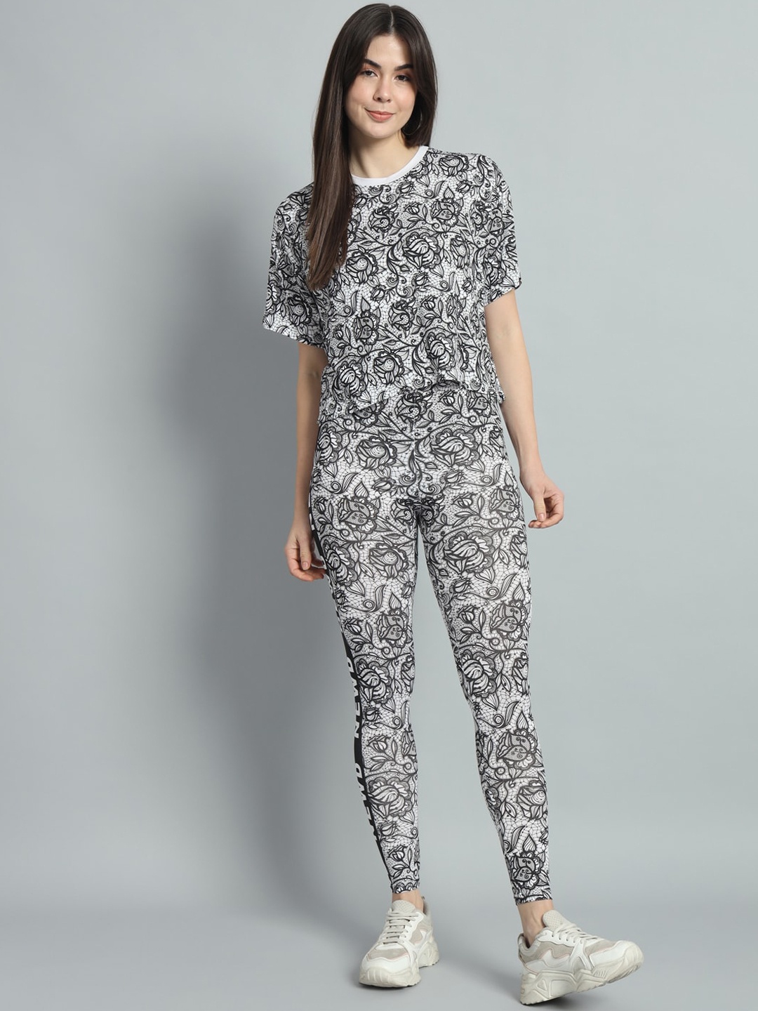 

NEWD Printed Top & Leggings Sports Co-Ords, White