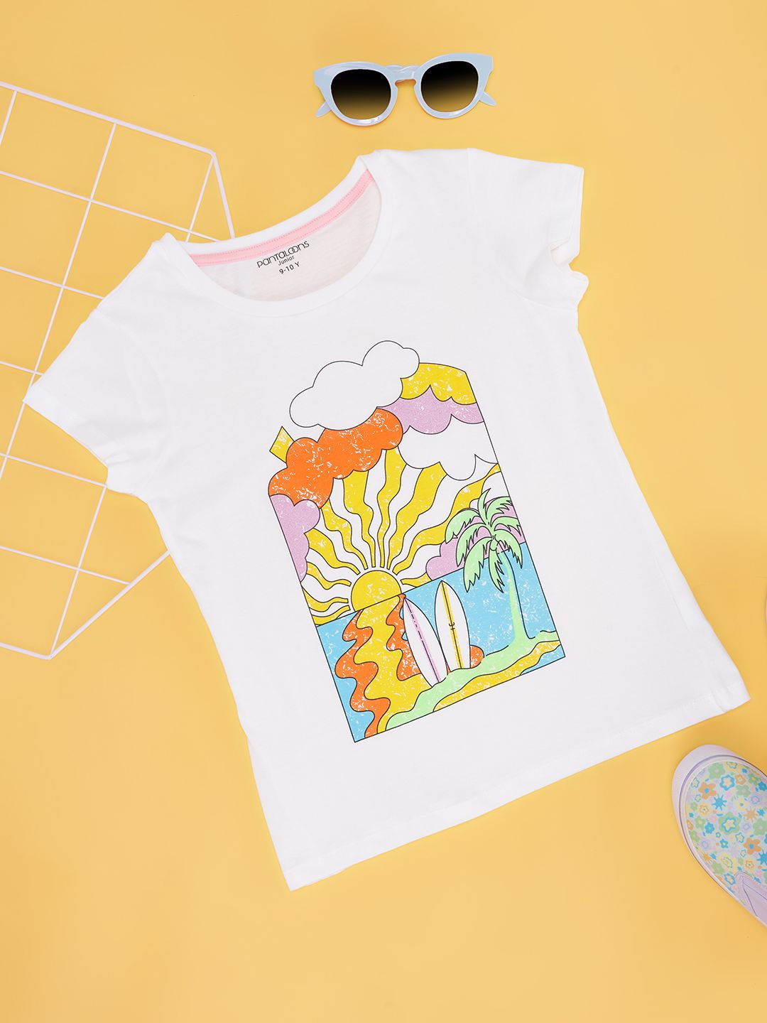

Pantaloons Junior Girls Graphic Printed Cotton Applique Casual T-shirt, White