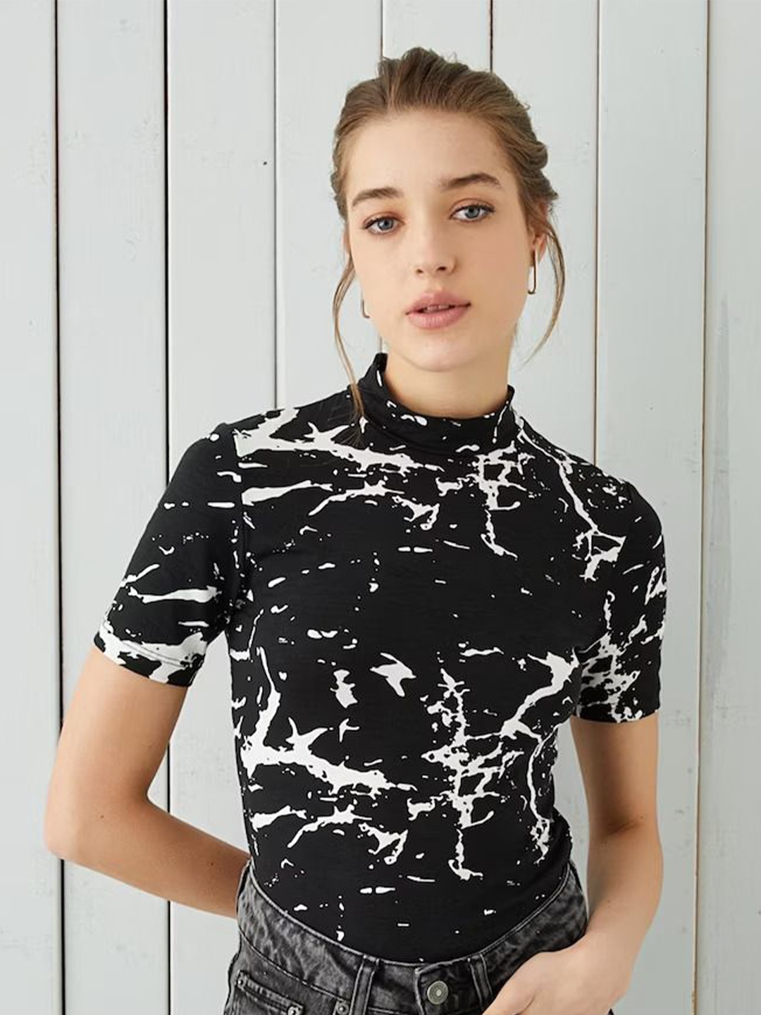 

TANDUL Abstract Printed Crop Top, Black