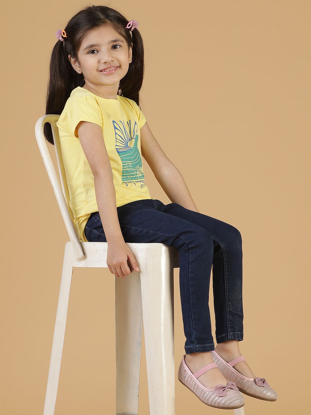 

TALES & STORIES Girls Printed Slim Fit T-shirt, Yellow