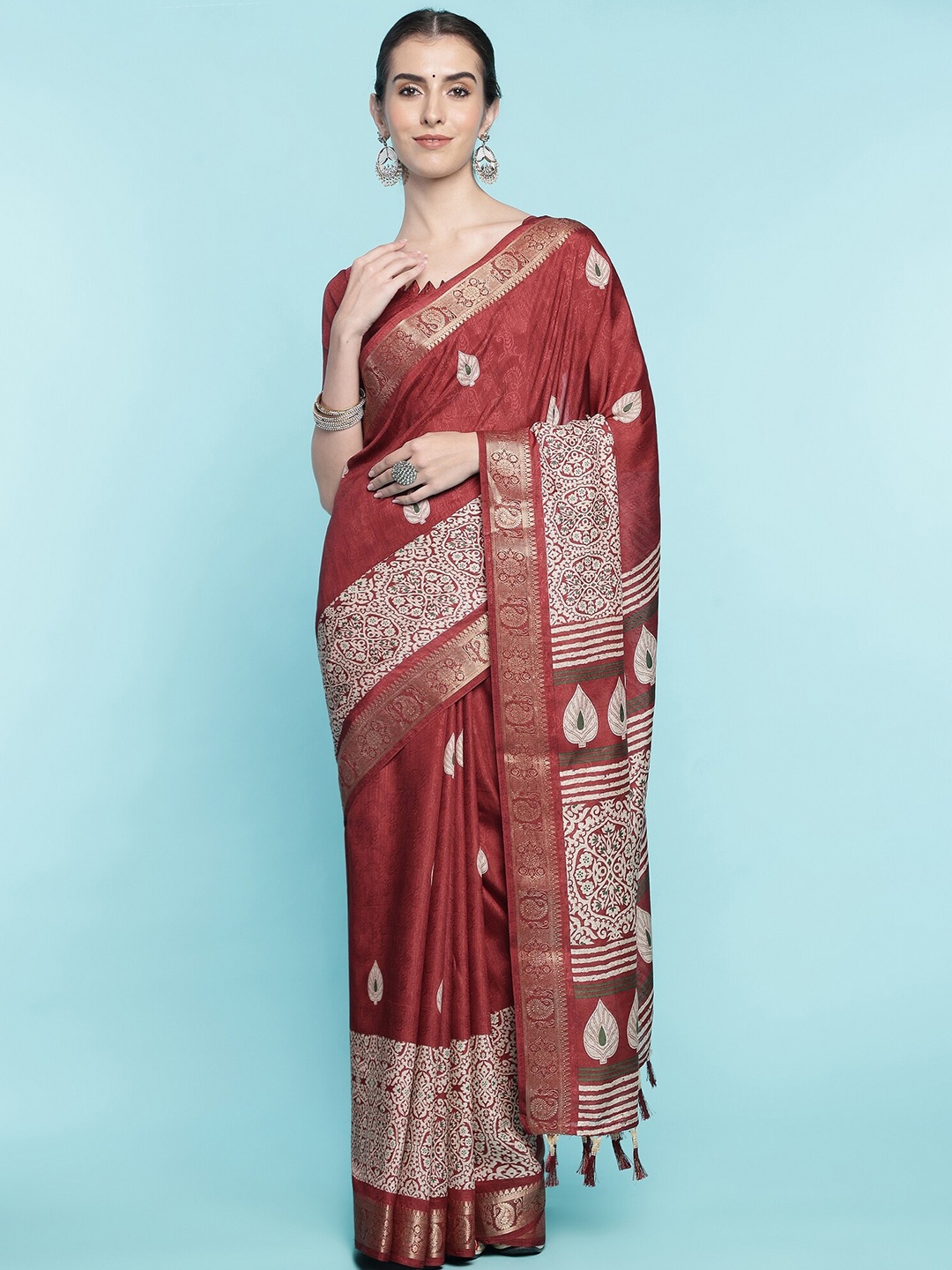 

Mitera Ethnic Motifs Printed Jacquard Zari Art Silk Saree, Maroon