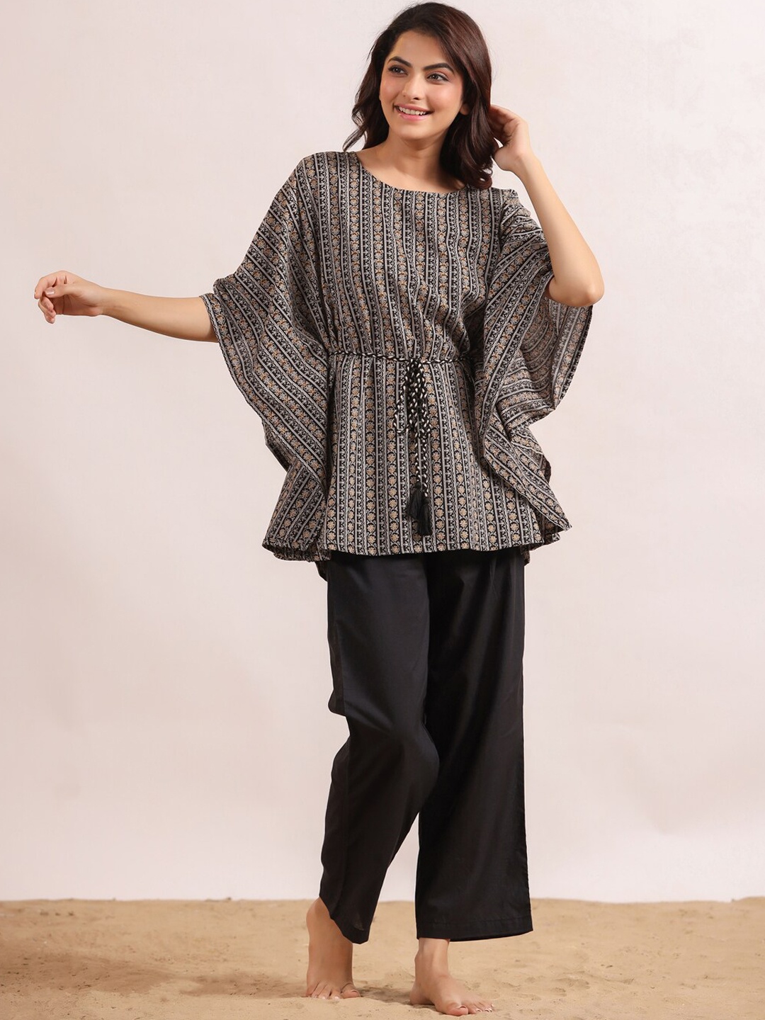 

SANSKRUTIHOMES Ethnic Motifs Printed Pure Cotton Night Suit, Black