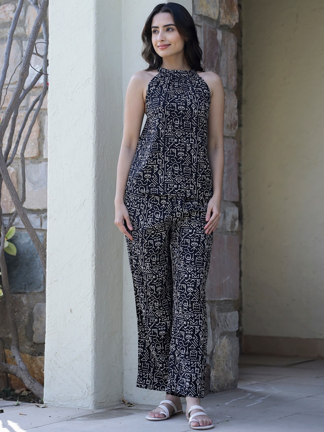 

SANSKRUTIHOMES Printed Top With Trousers Co-Ords, Black