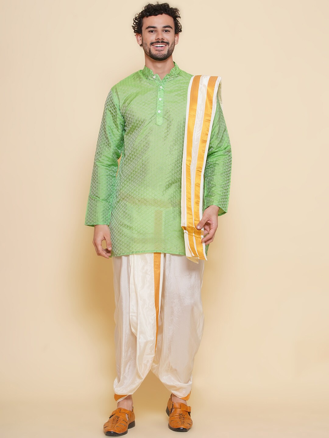 

Sethukrishna Geometric Woven Design Straight Kurta With Dhoti Pants & Angavastram, Green