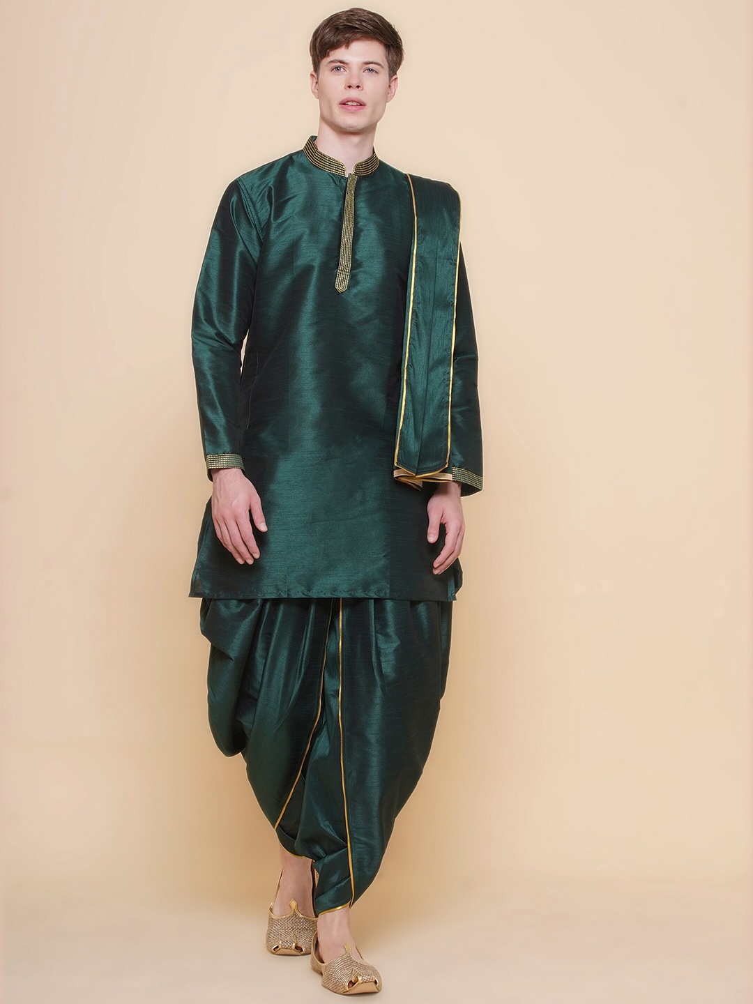 

Sethukrishna Mandarin Collar Regular Thread Work Straight Kurta Set, Green