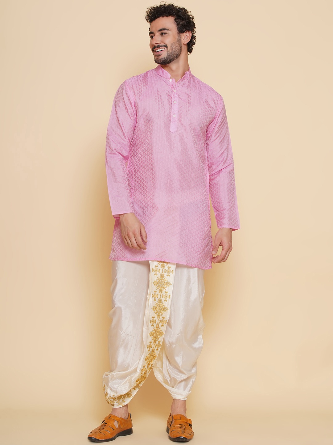 

Sethukrishna Geometric Woven Design Mandarin Collar Straight Kurta, Pink