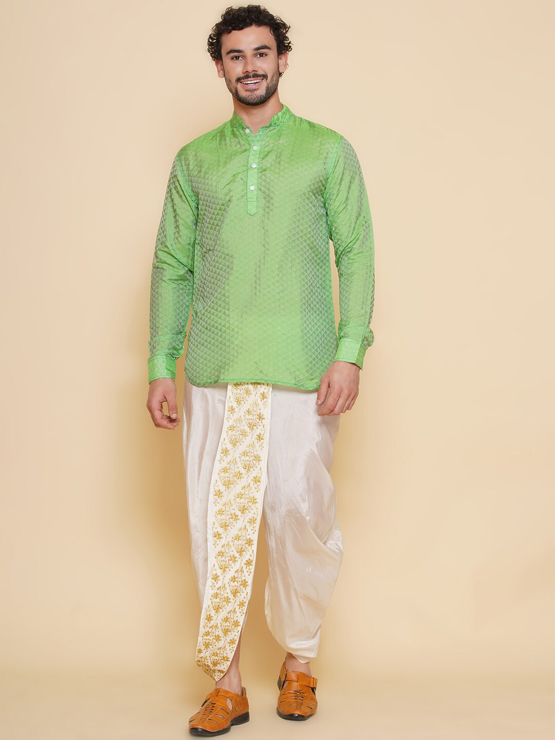 

Sethukrishna Self Design Kurta with Dhoti Pants Set, Green