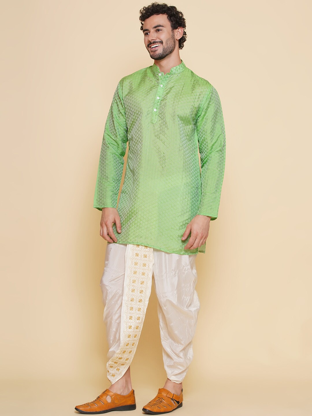 

Sethukrishna Geometric Woven Design Mandarin Collar Straight Kurta, Green