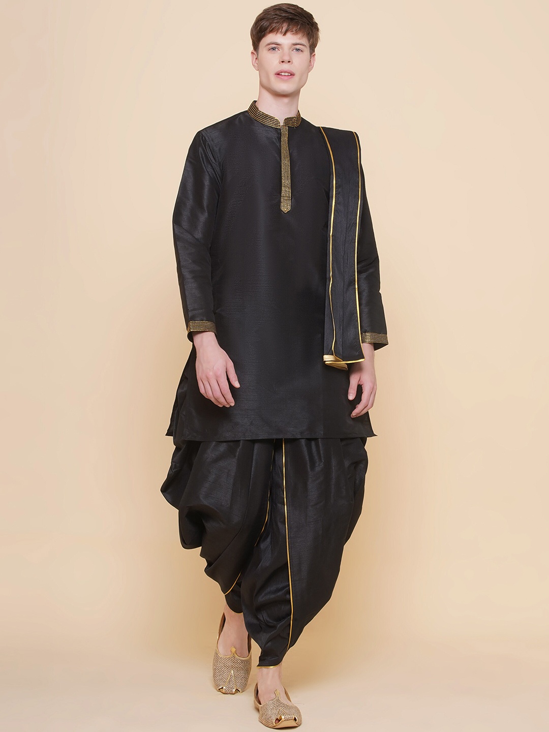 

Sethukrishna Mandarin Collar Embroidered Straight Regular Kurta set, Black