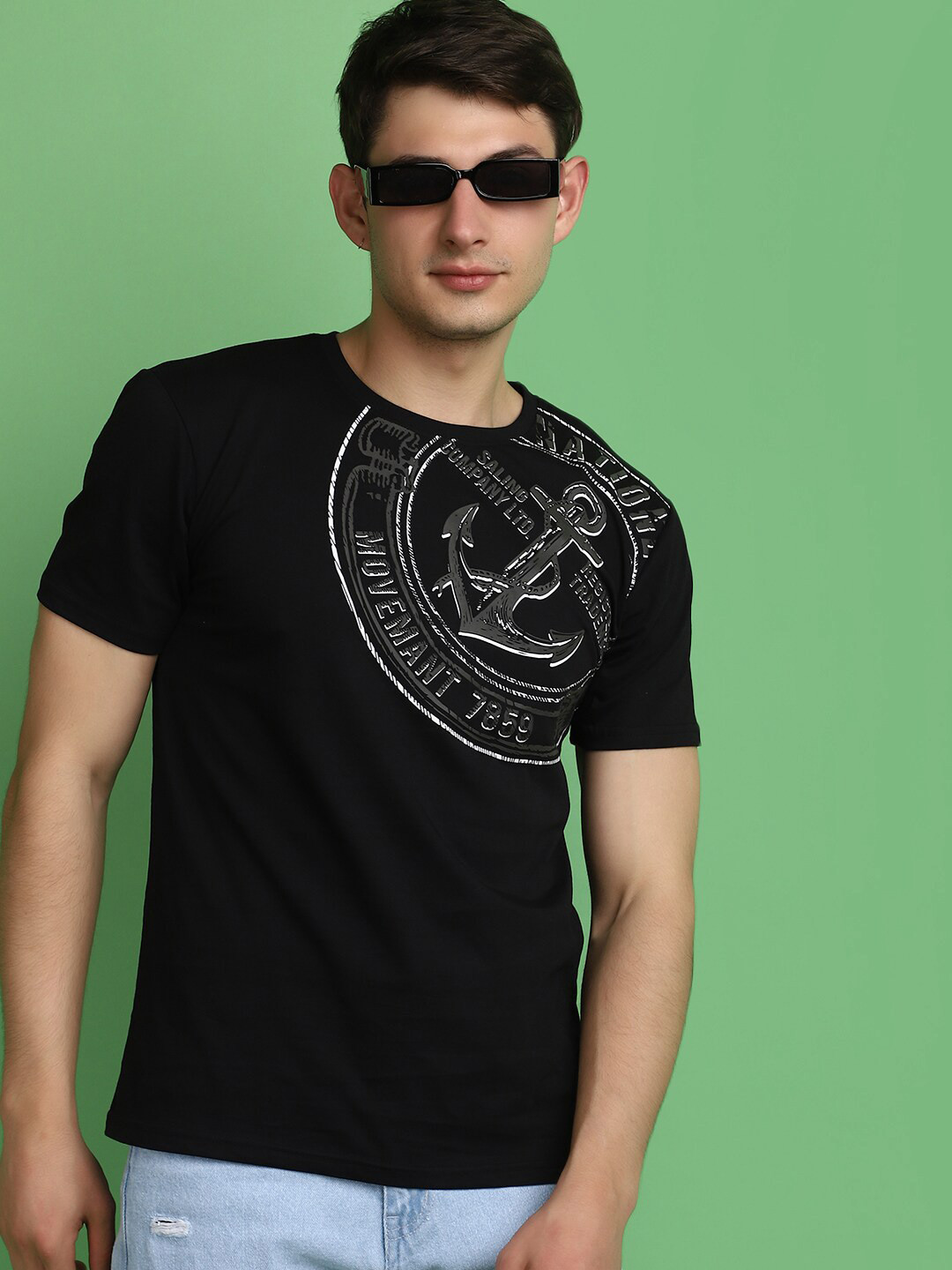 

V-Mart Graphic Printed Slim Fit Cotton T-shirt, Black
