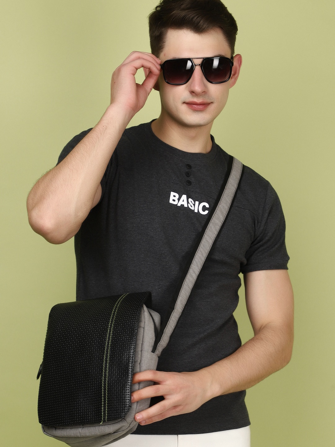 

V-Mart Typography Print Round Neck Slim Fit T-shirt, Grey