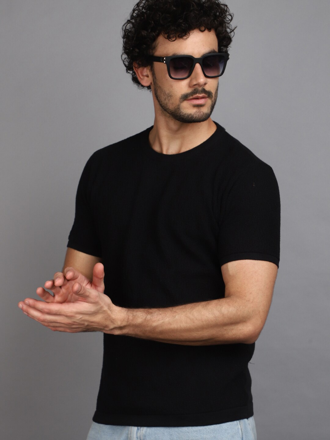 

V-Mart Round Neck Short Sleeves Jacquard T-shirt, Black