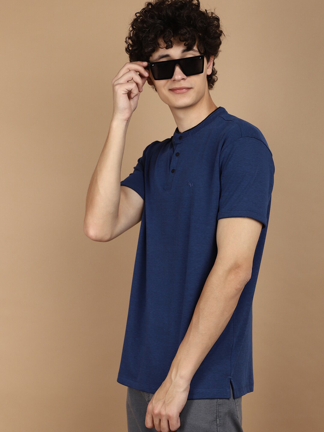 

V-Mart Henley Neck Round Neck T-shirt, Blue