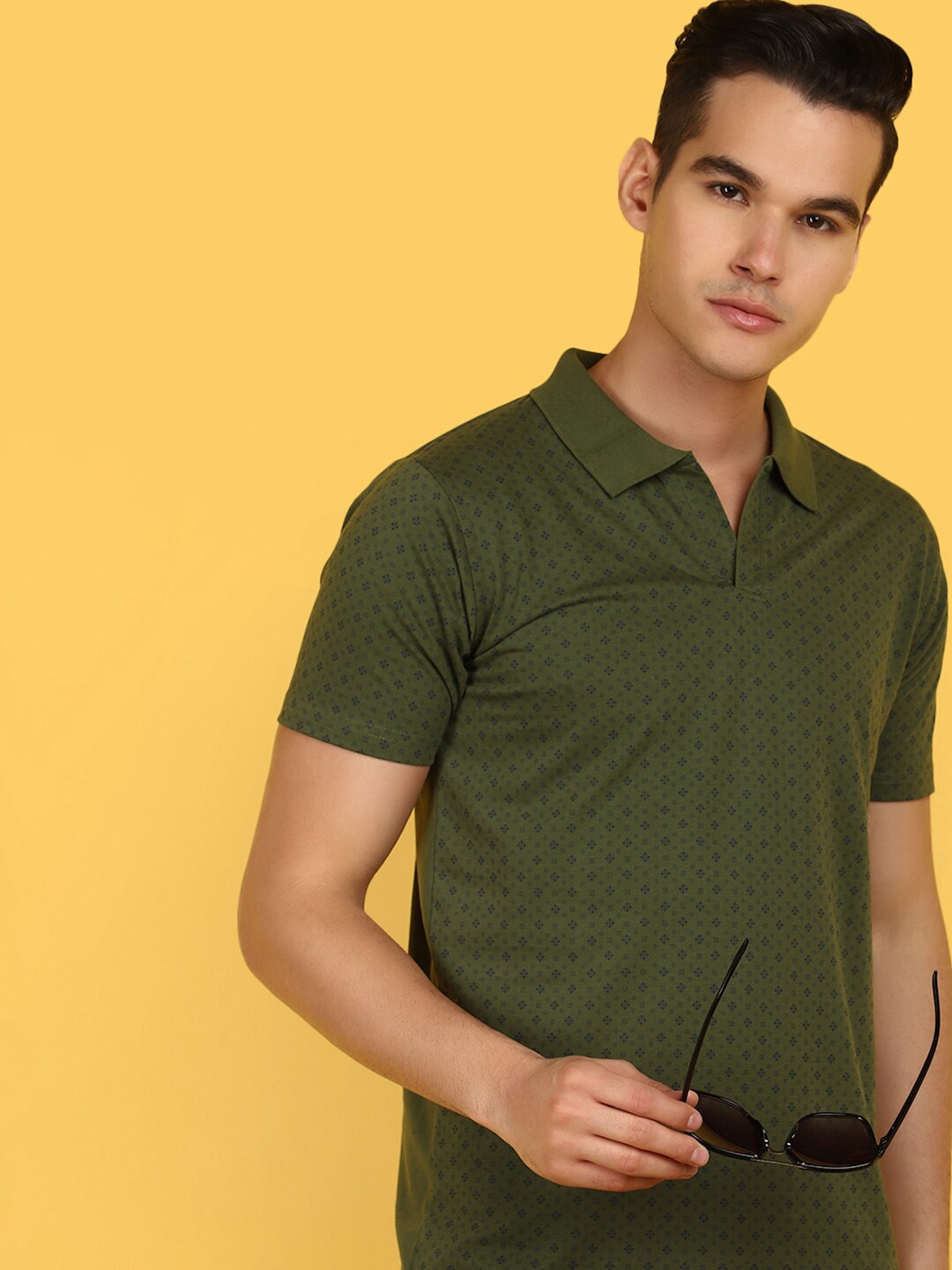 

V-Mart Geometric Printed Polo Collar Cotton Slim Fit T-shirt, Green
