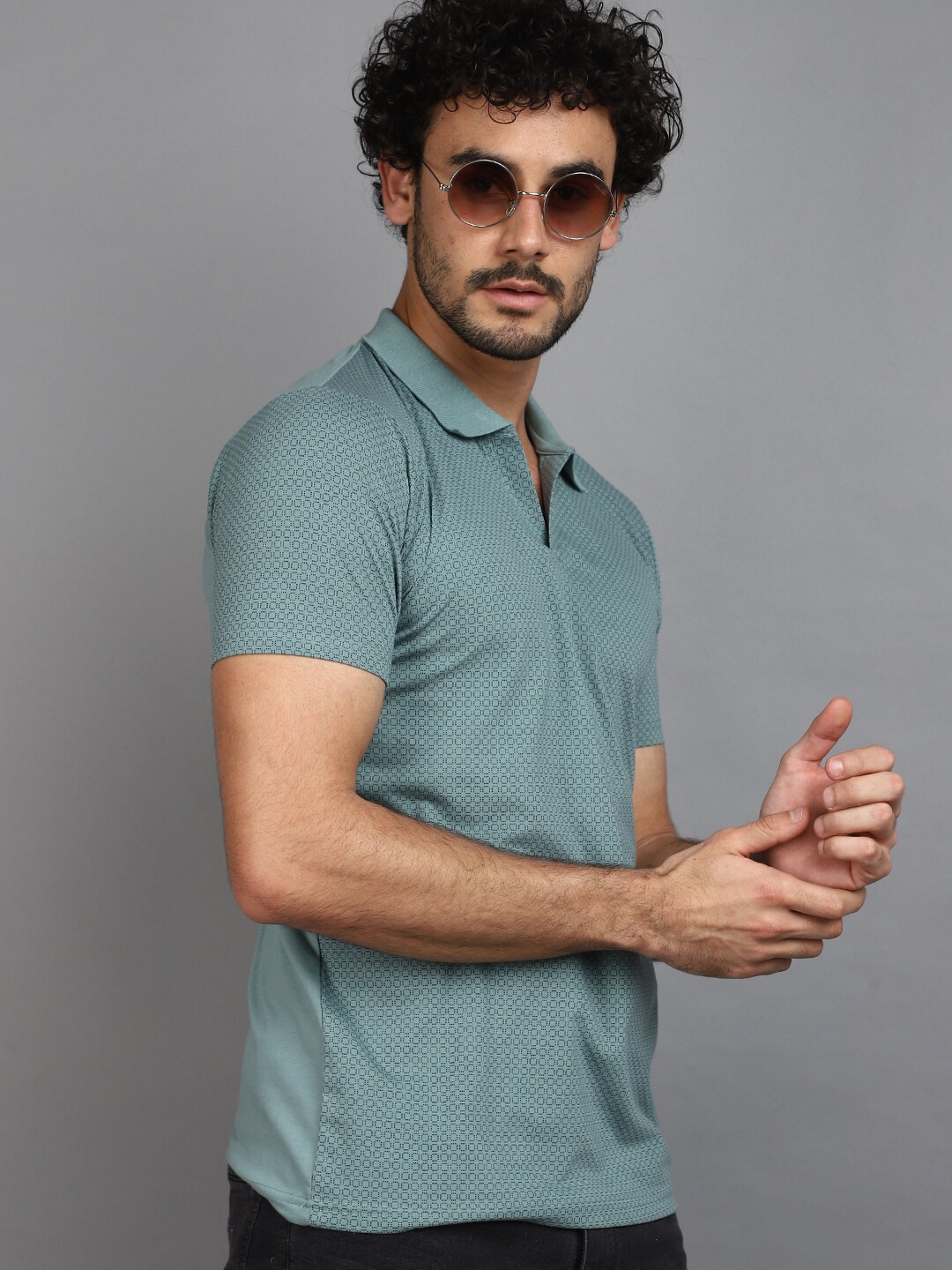 

V-Mart Geometric Printed Polo Collar Slim Fit T-shirt, Green