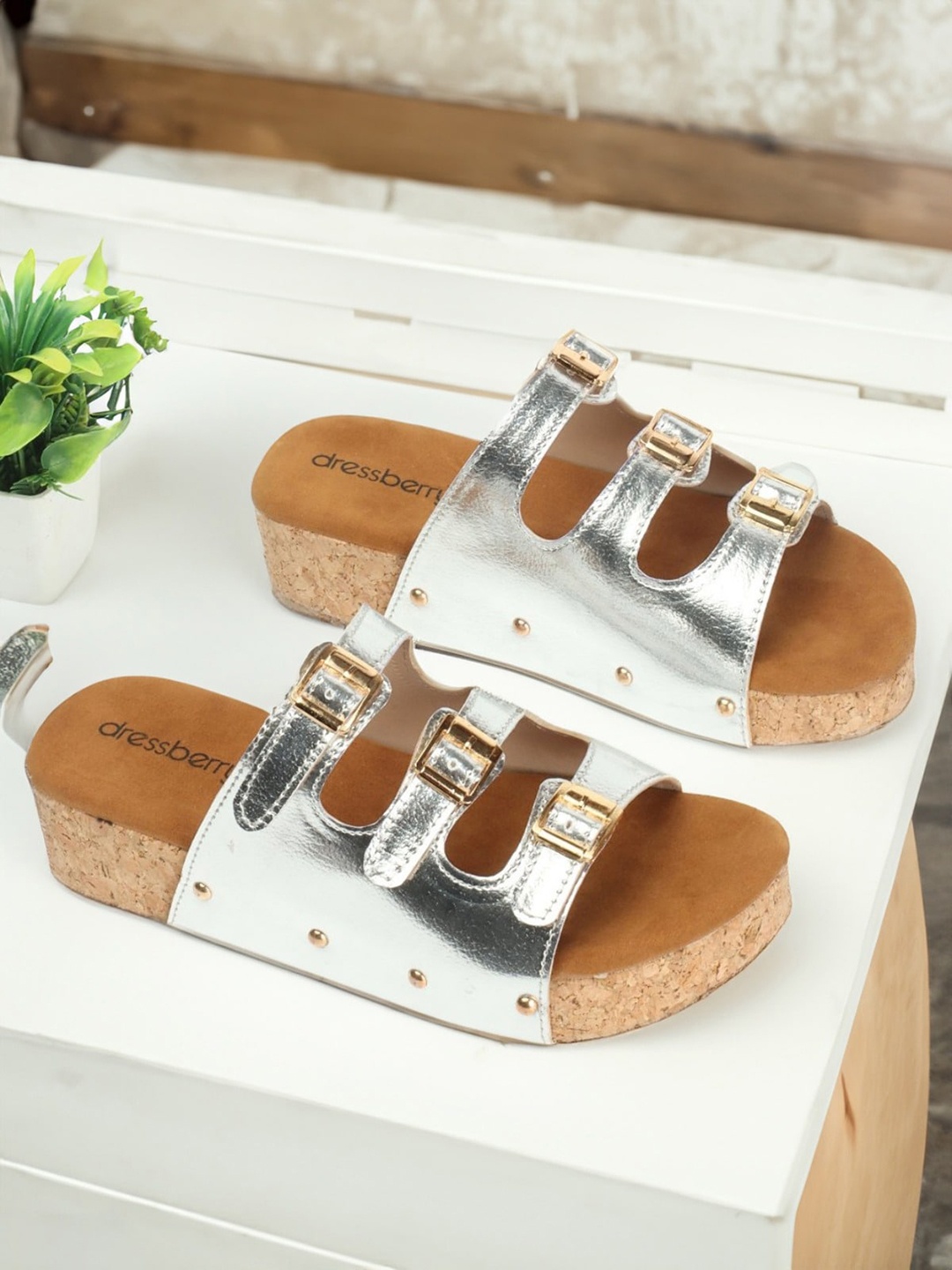 

DressBerry Silver Toned Buckle Detailed Flatform Heels