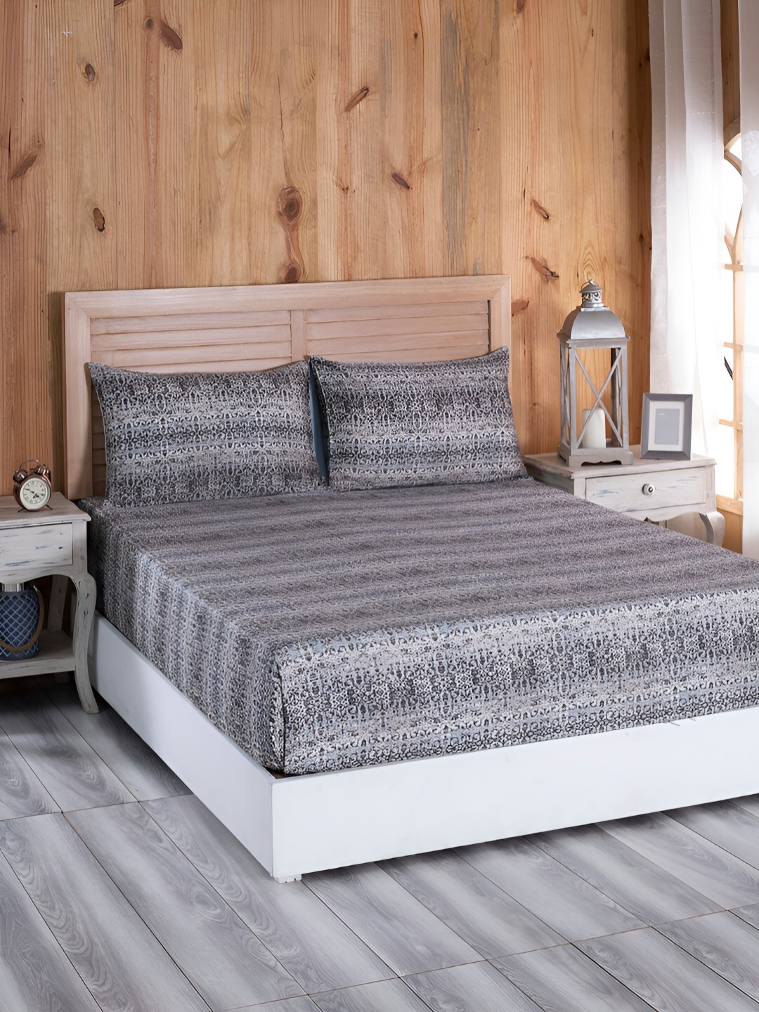 

MASPAR Grey & Black Printed 300 TC Cotton King Bedsheet With Pillow Covers