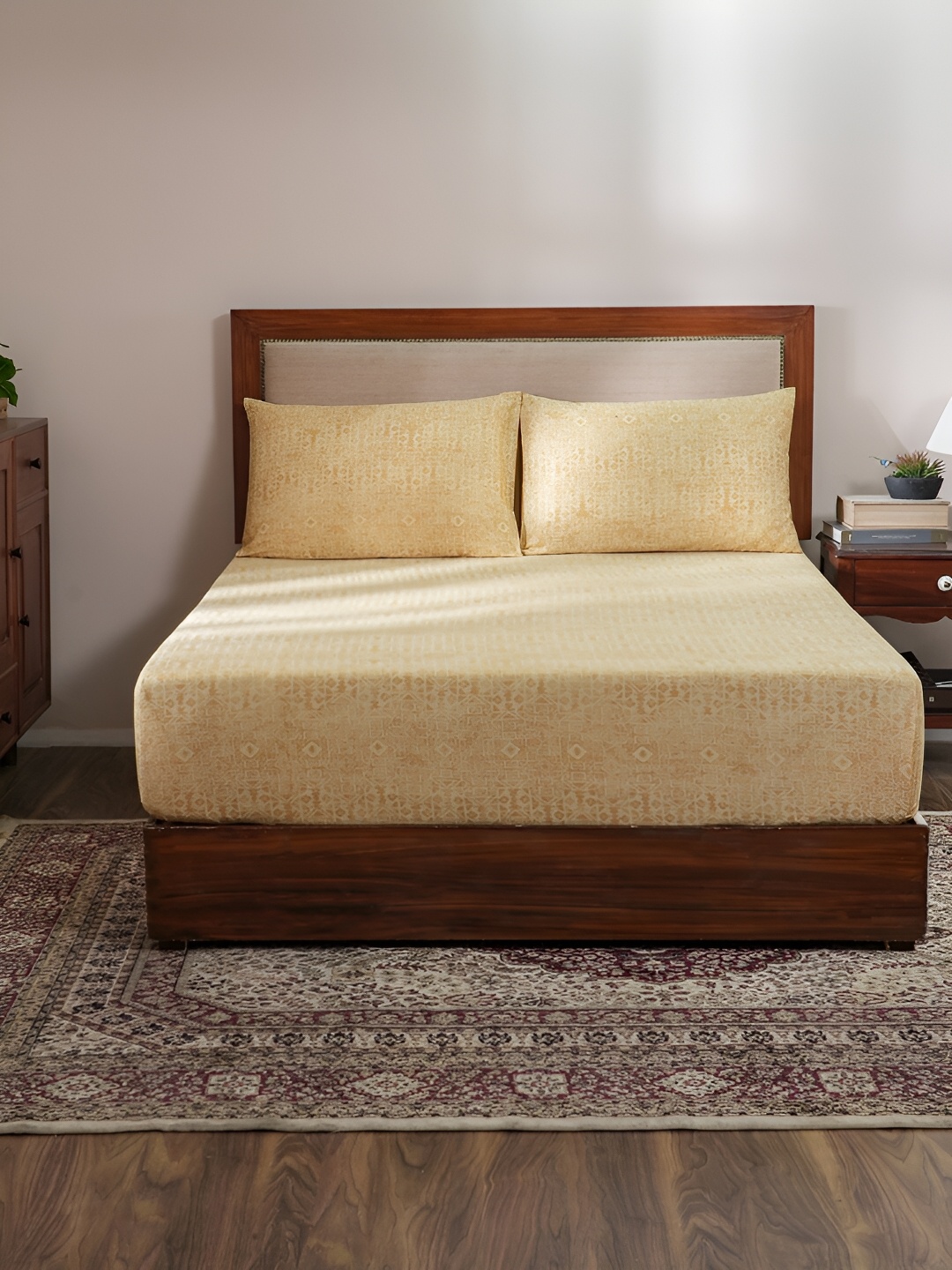 

MASPAR Gold-Toned Abstract Cotton 400TC King Bedsheet With 2 Pillow Covers