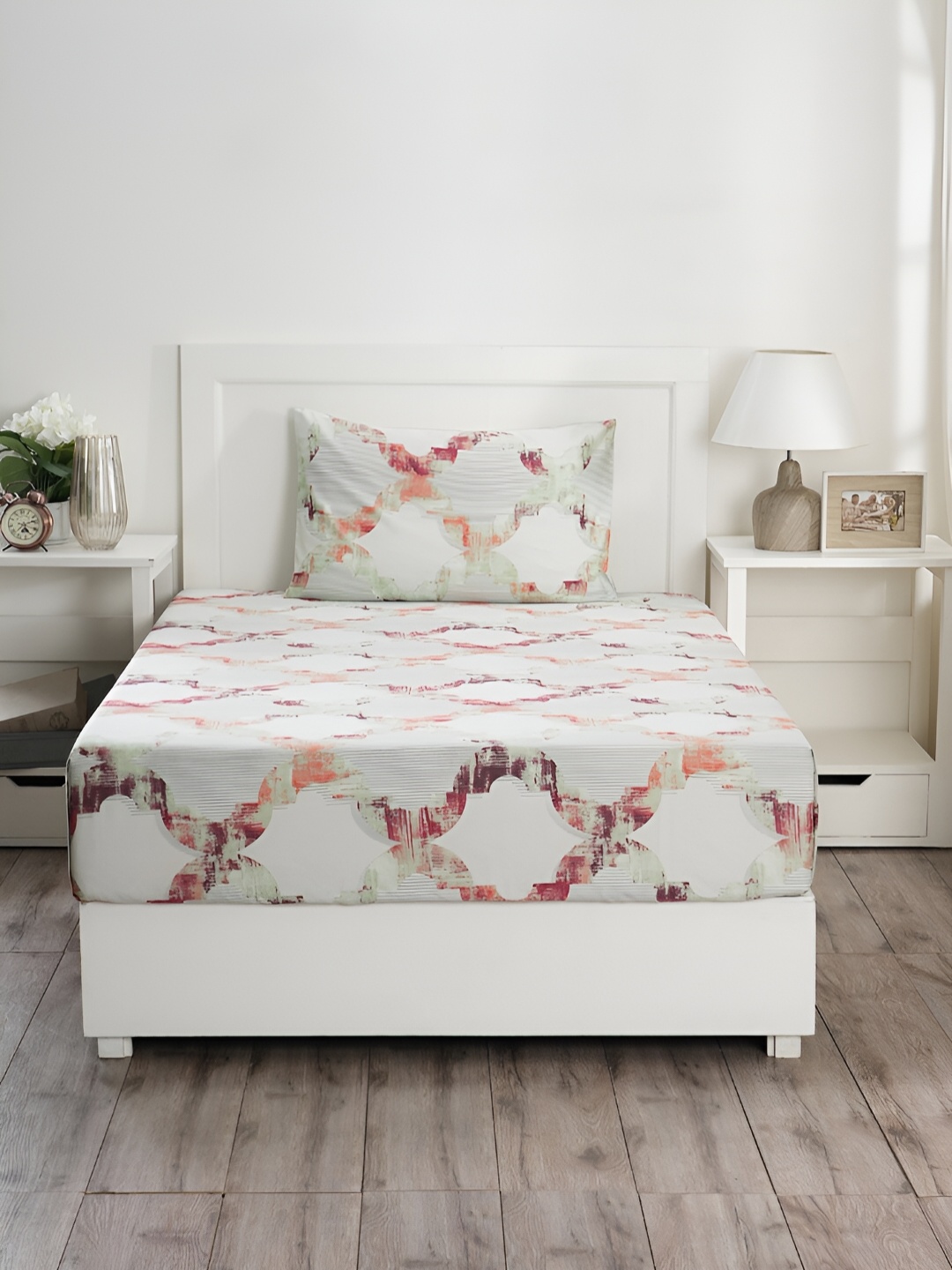 

MASPAR Green & Red Printed 300TC Cotton Single Bedsheet With Pillow Cover