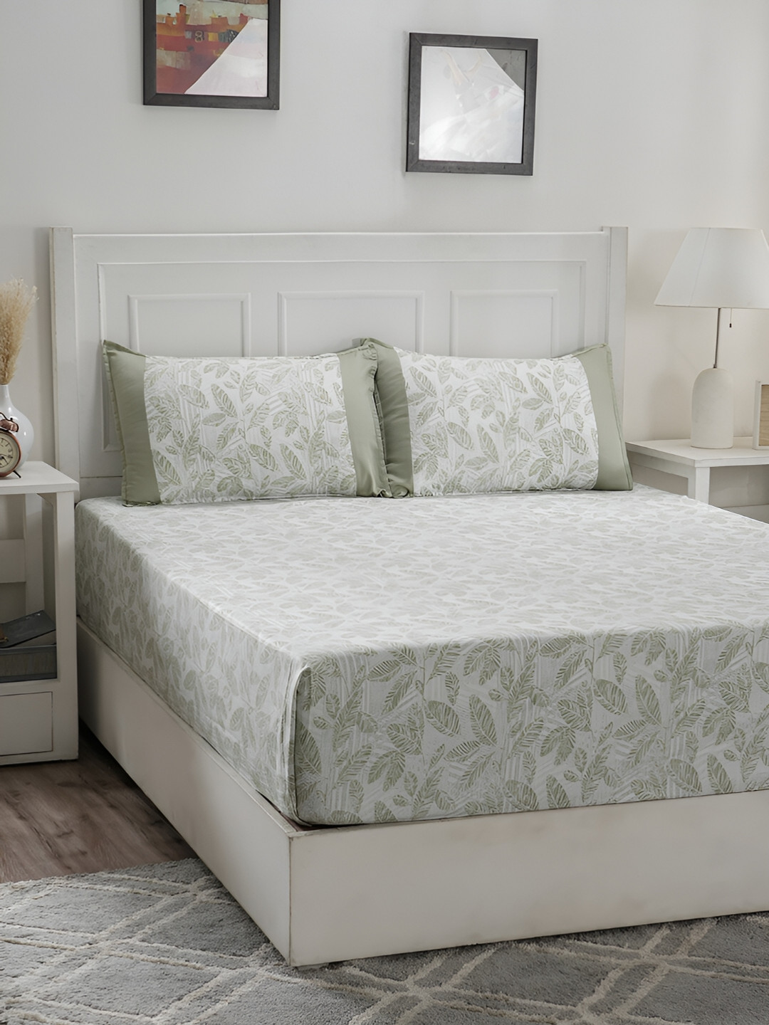 

MASPAR Optimist Bloom White Printed 200 TC Cotton Double King Bedsheet & 2 Pillow Covers