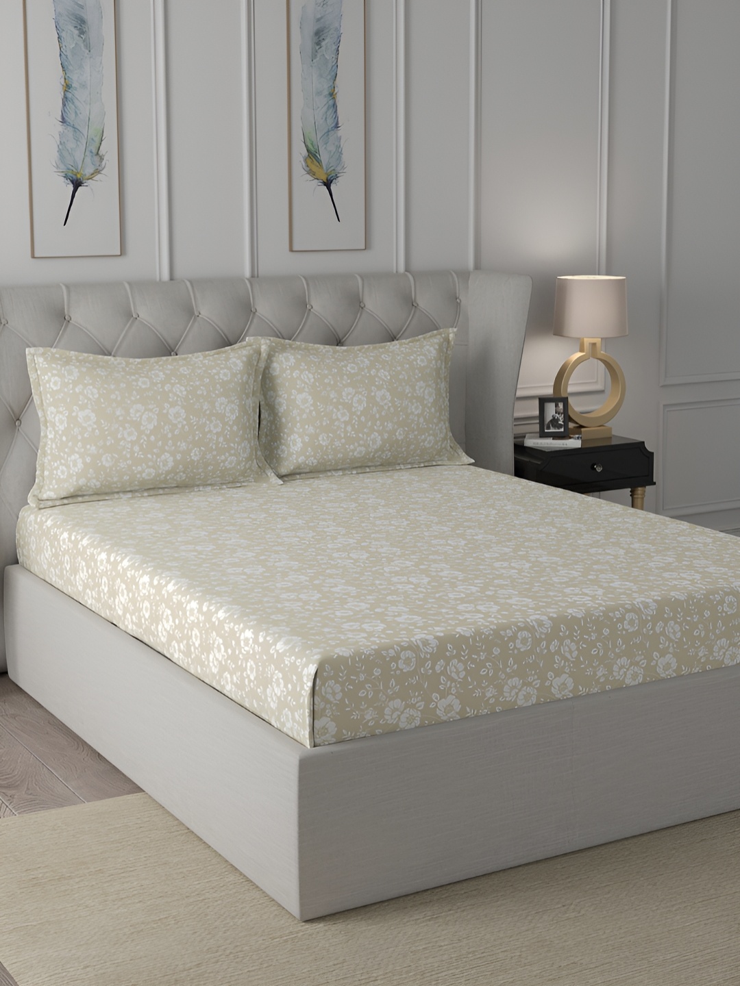 

MASPAR Beige & White Floral Printed 144TC Cotton King Bedsheet With Pillow Cover
