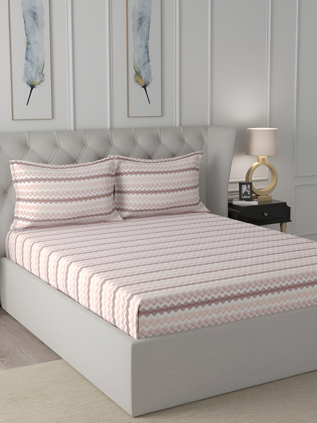 

MASPAR Pink & White Abstract Printed 144TC Cotton King Bedsheet With Pillow Covers