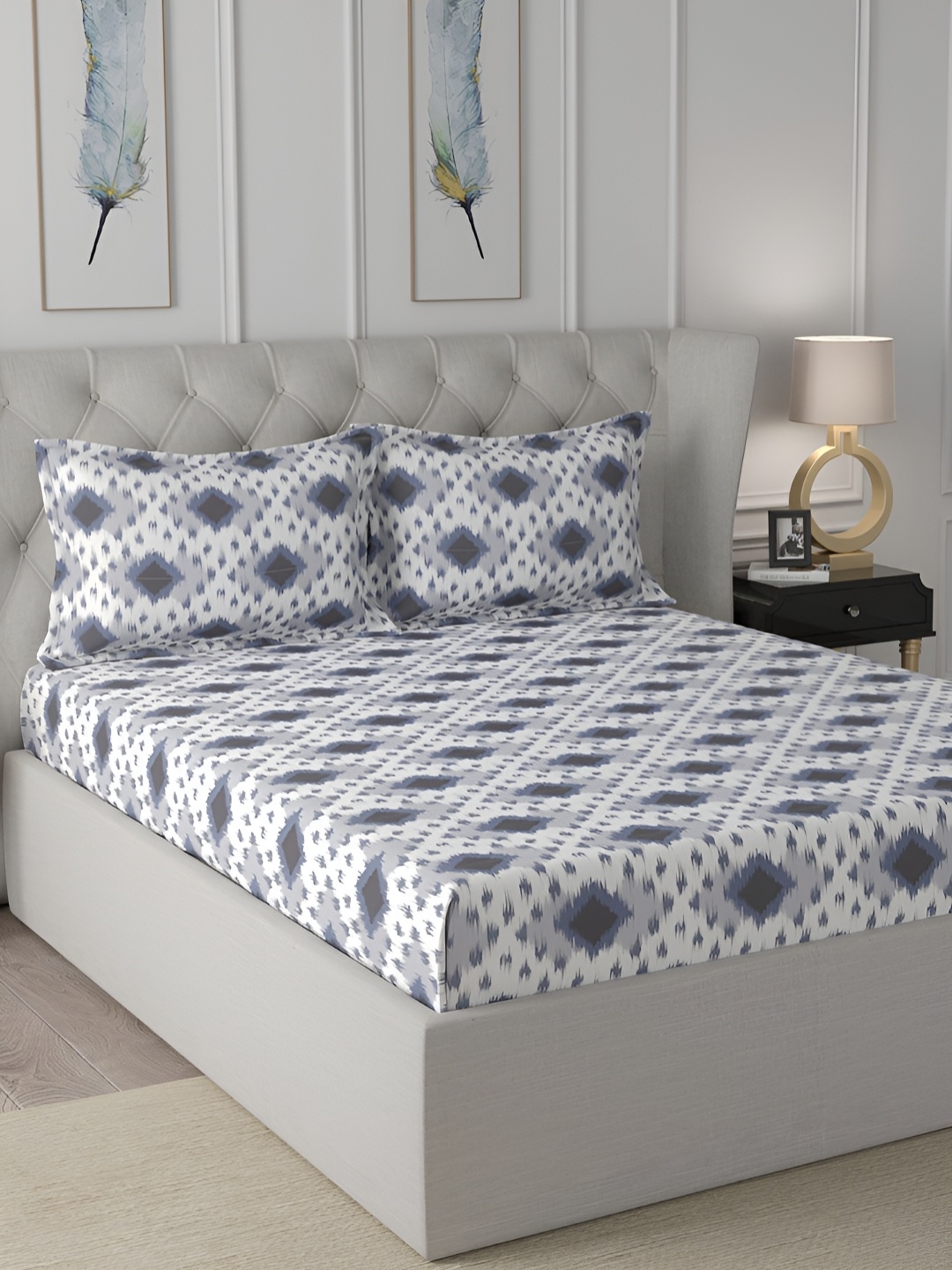 

MASPAR Florescence Blue Geometric Printed 144TC Cotton Queen Bedsheet & Pillow Cover