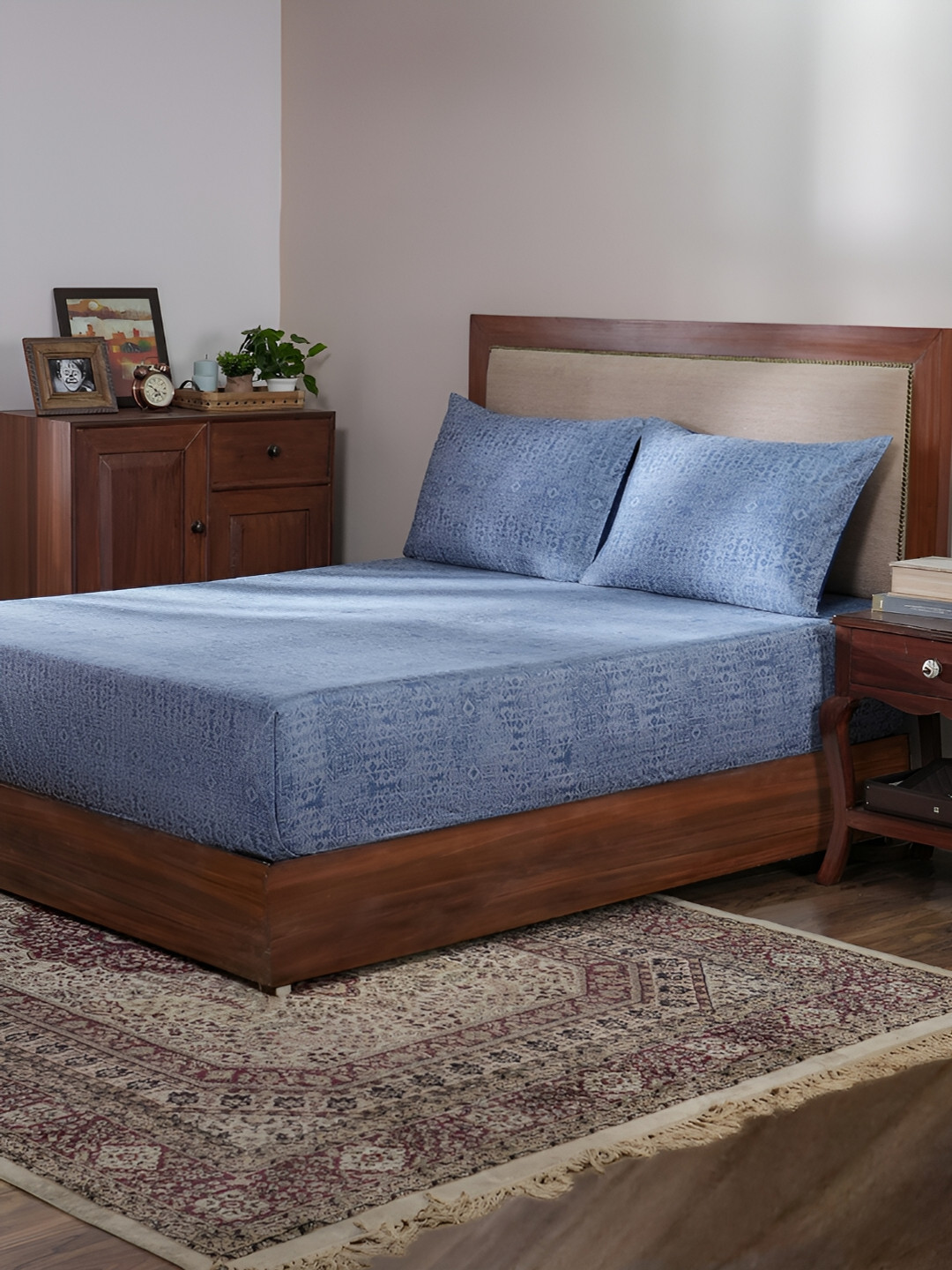 

MASPAR Utopian Regan Blue Abstract Printed 400TC Cotton King Bedsheet & 2 Pillow Covers