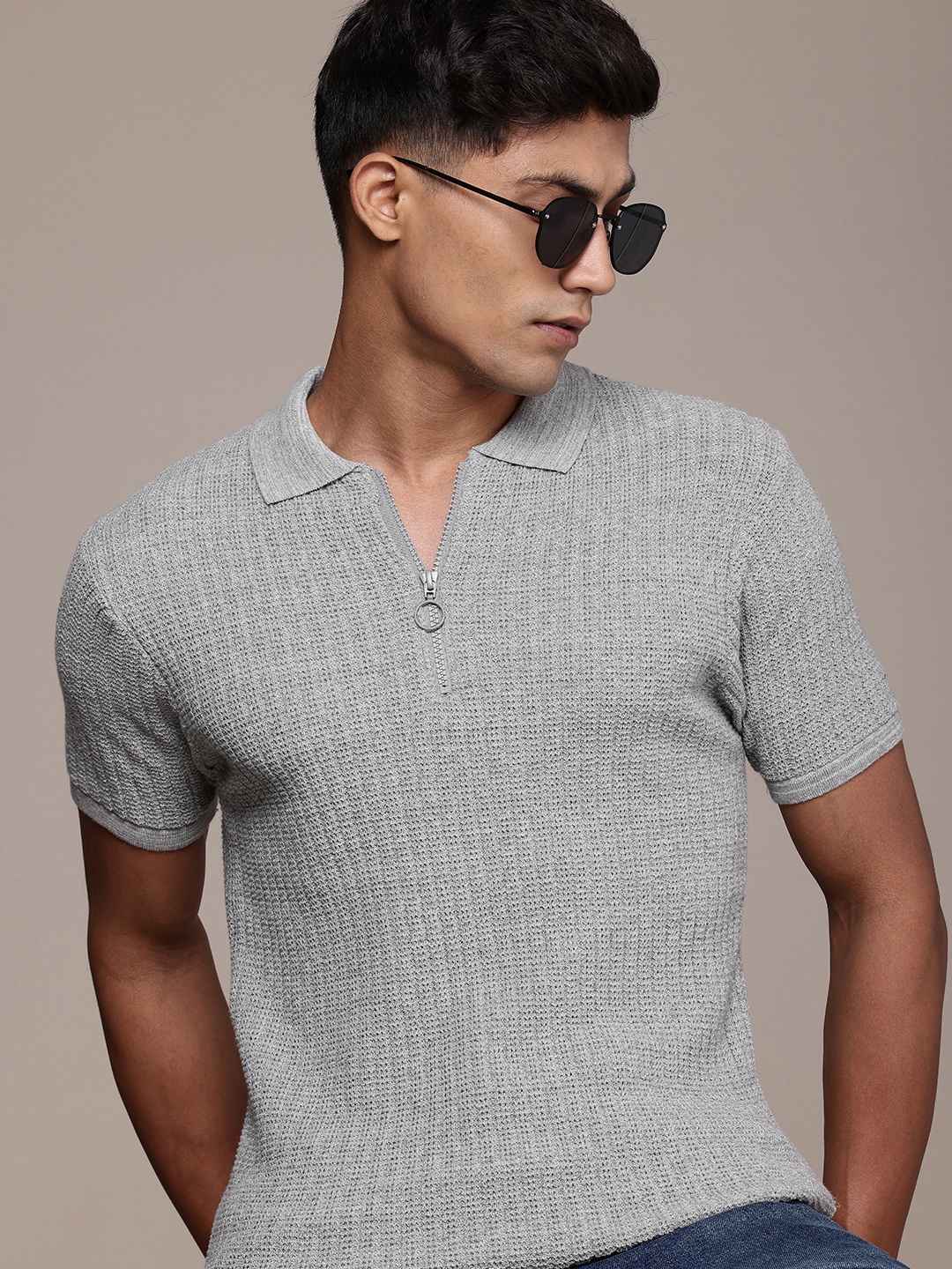 

Roadster Men Self Design Polo Collar T-shirt, Grey melange