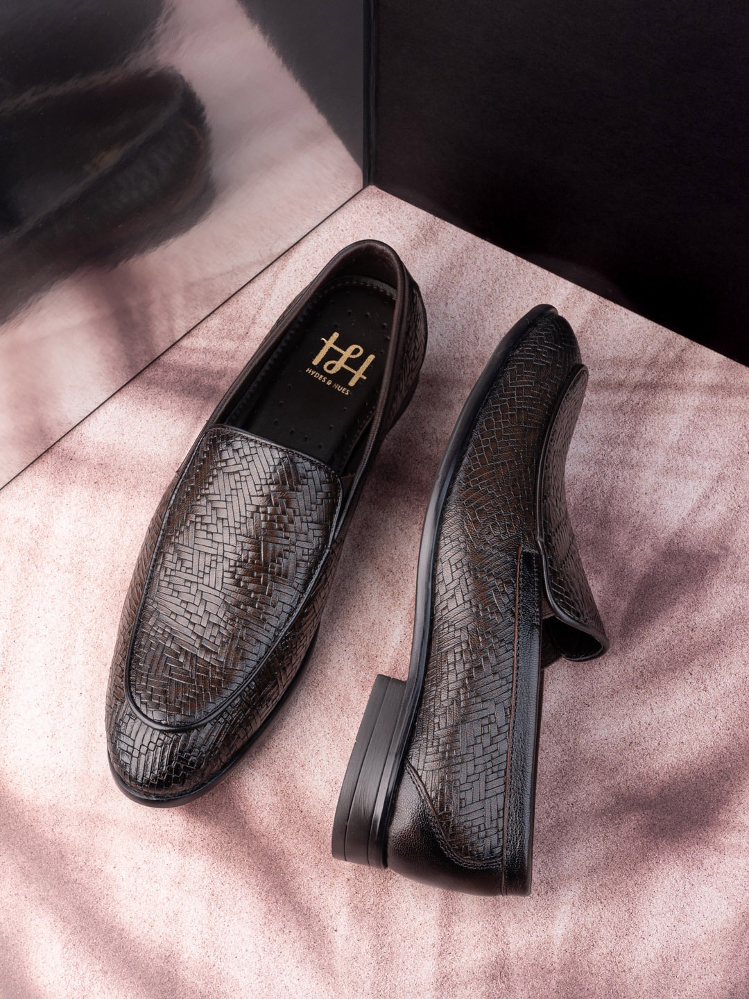 

Hydes N Hues Men Textured Leather Formal Loafers, Brown